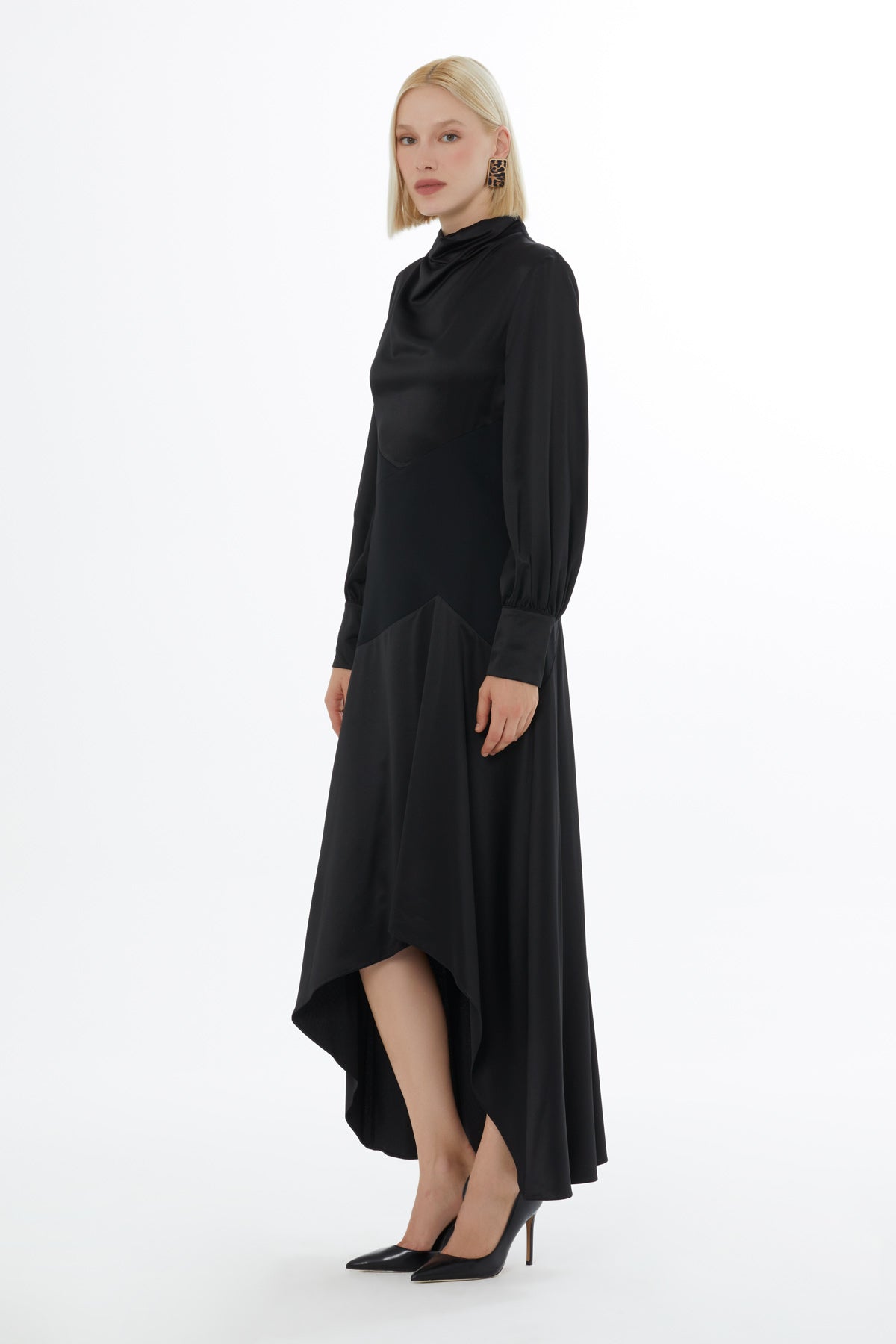 Degaje Yakalı Bel Detaylı Midi Elbise