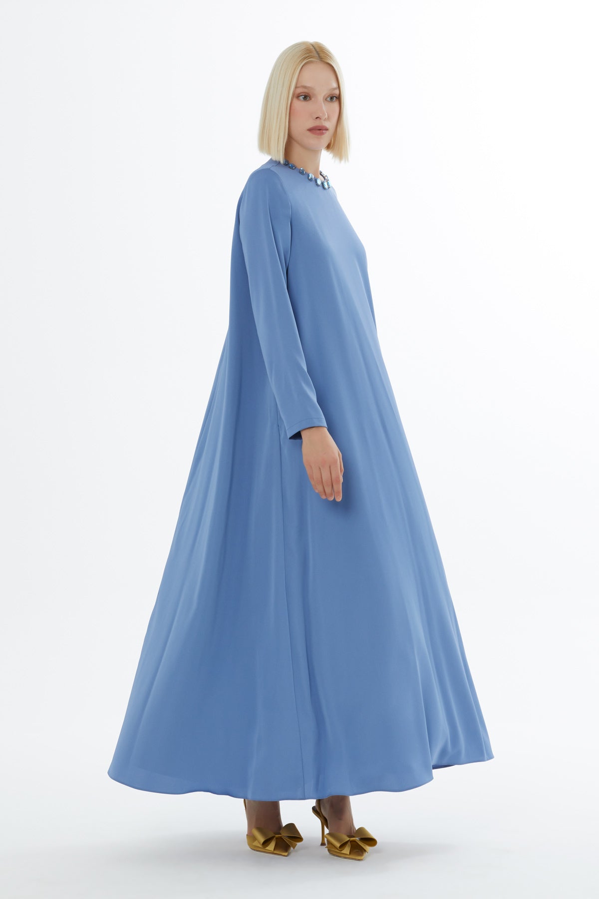 Yakası Taş İşleme Detaylı Maxi Boy Abiye Elbise