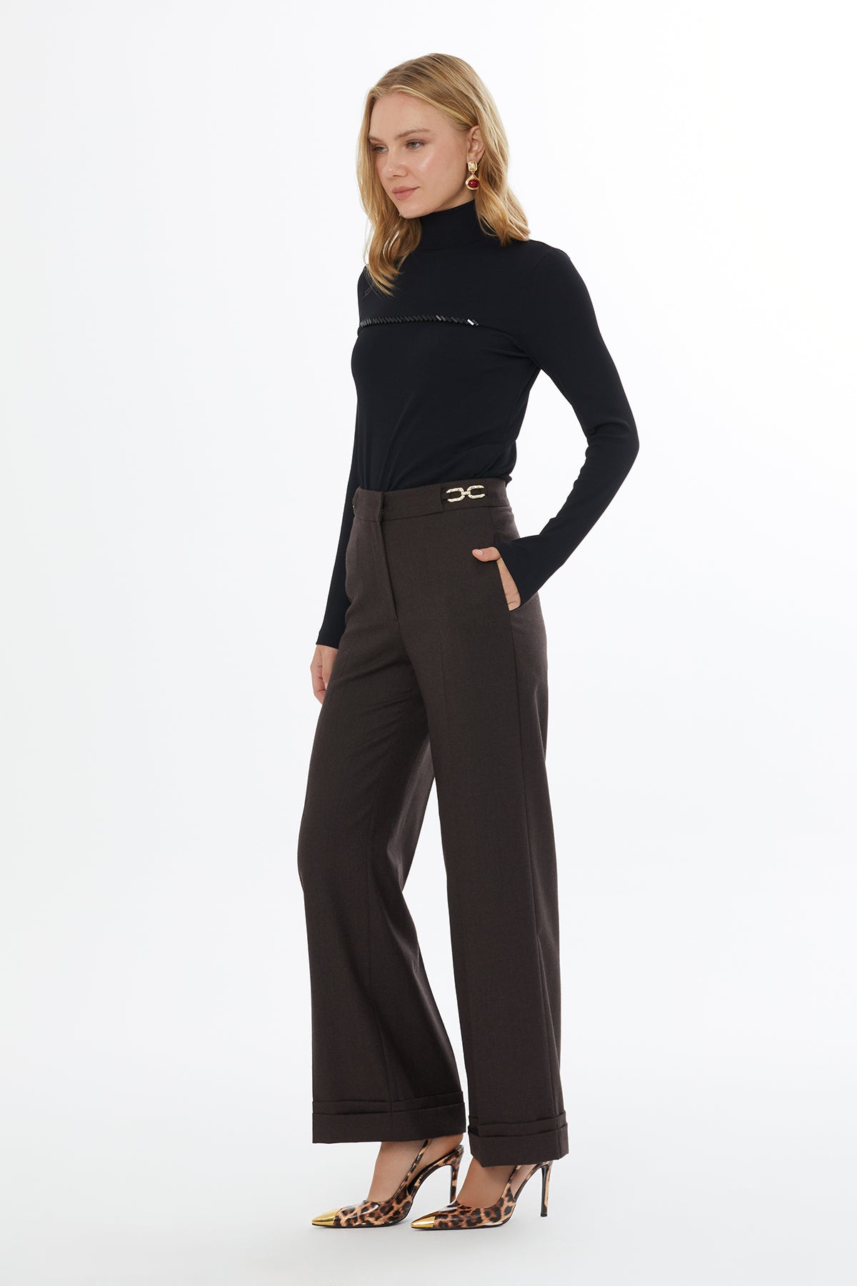 Zincir Toka Aksesuarlı Bol Pantolon