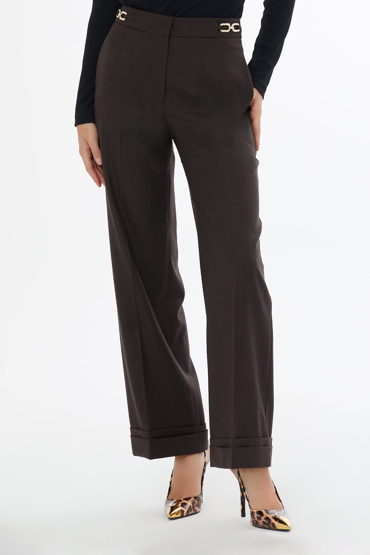 Zincir Toka Aksesuarlı Bol Pantolon