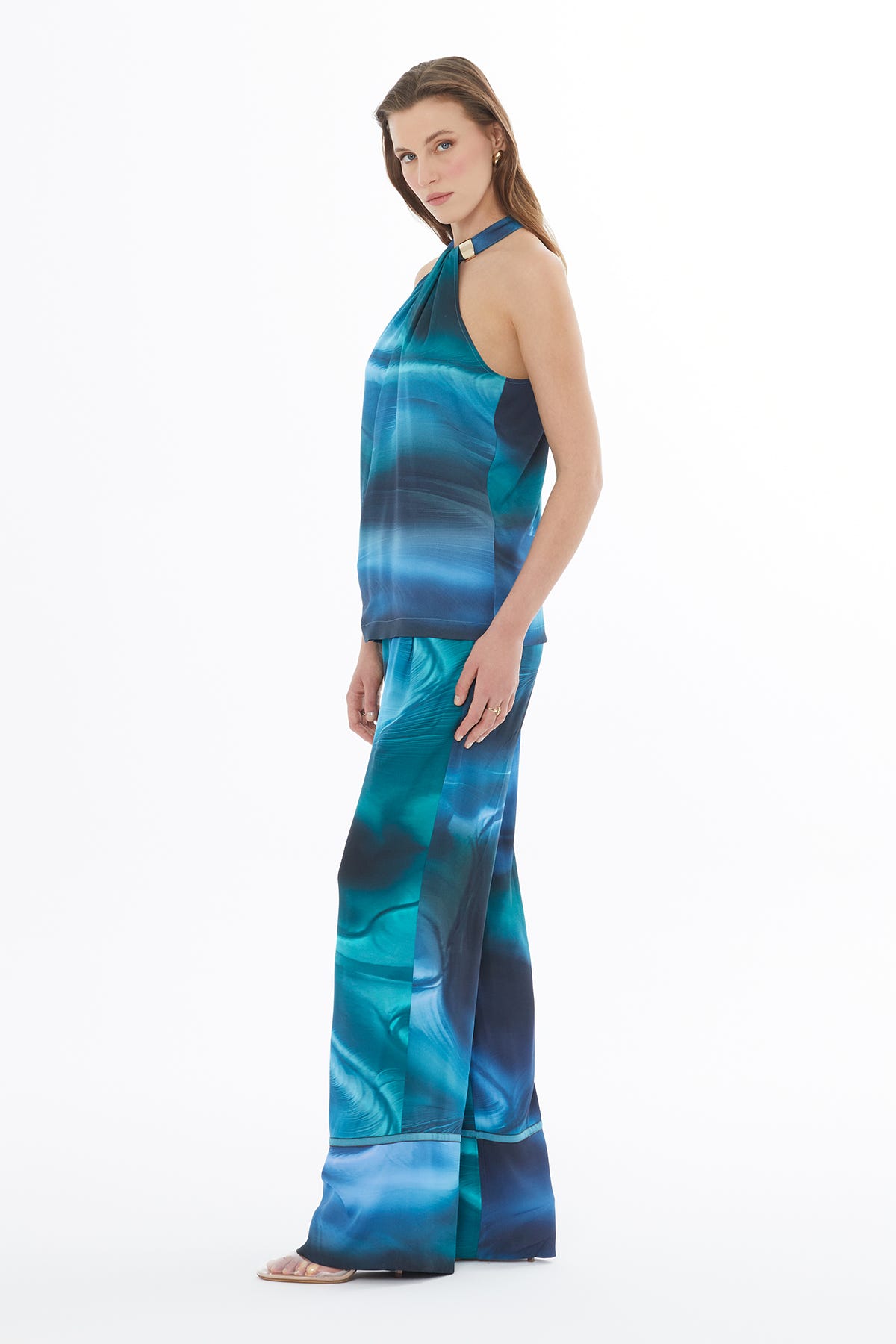 Önü Tokalı Arka Orta Düğmeli Kadın Bluz