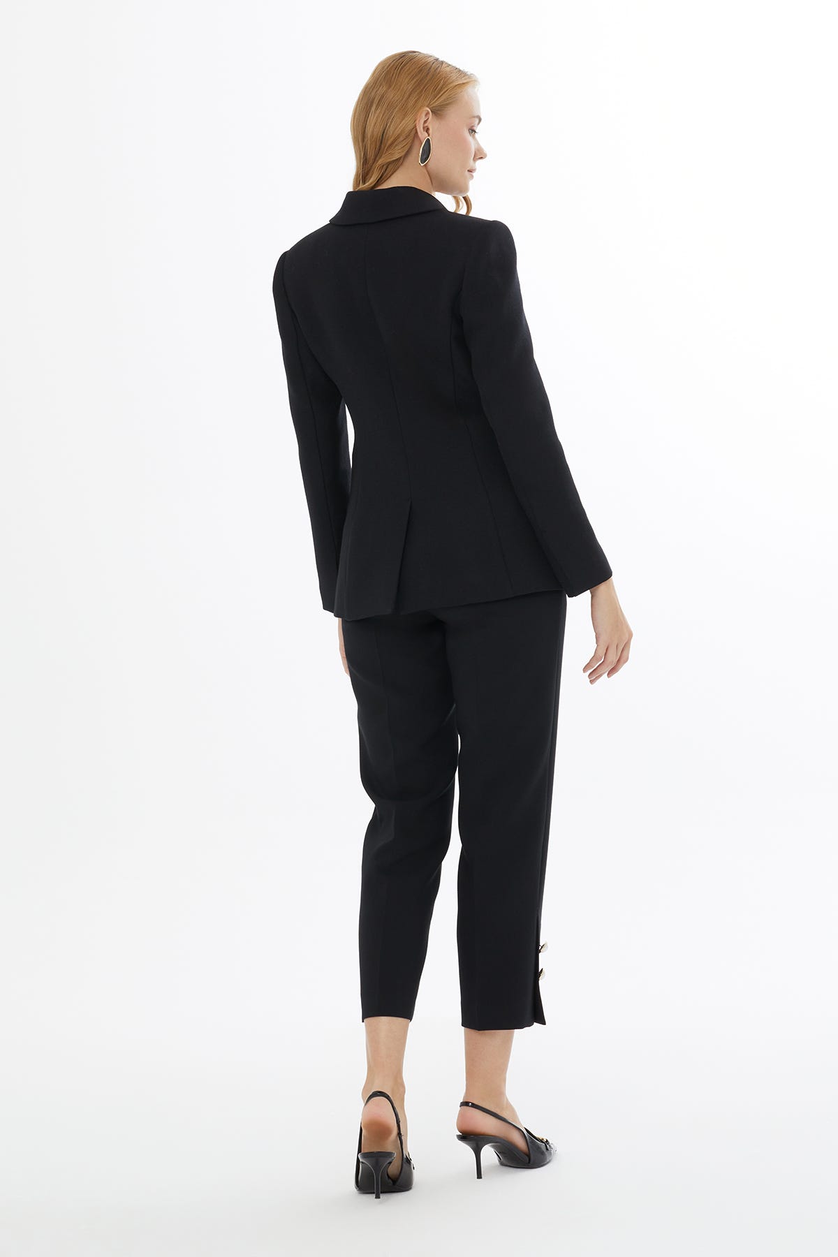 Düğmeli Kemerli Kadın Ceket