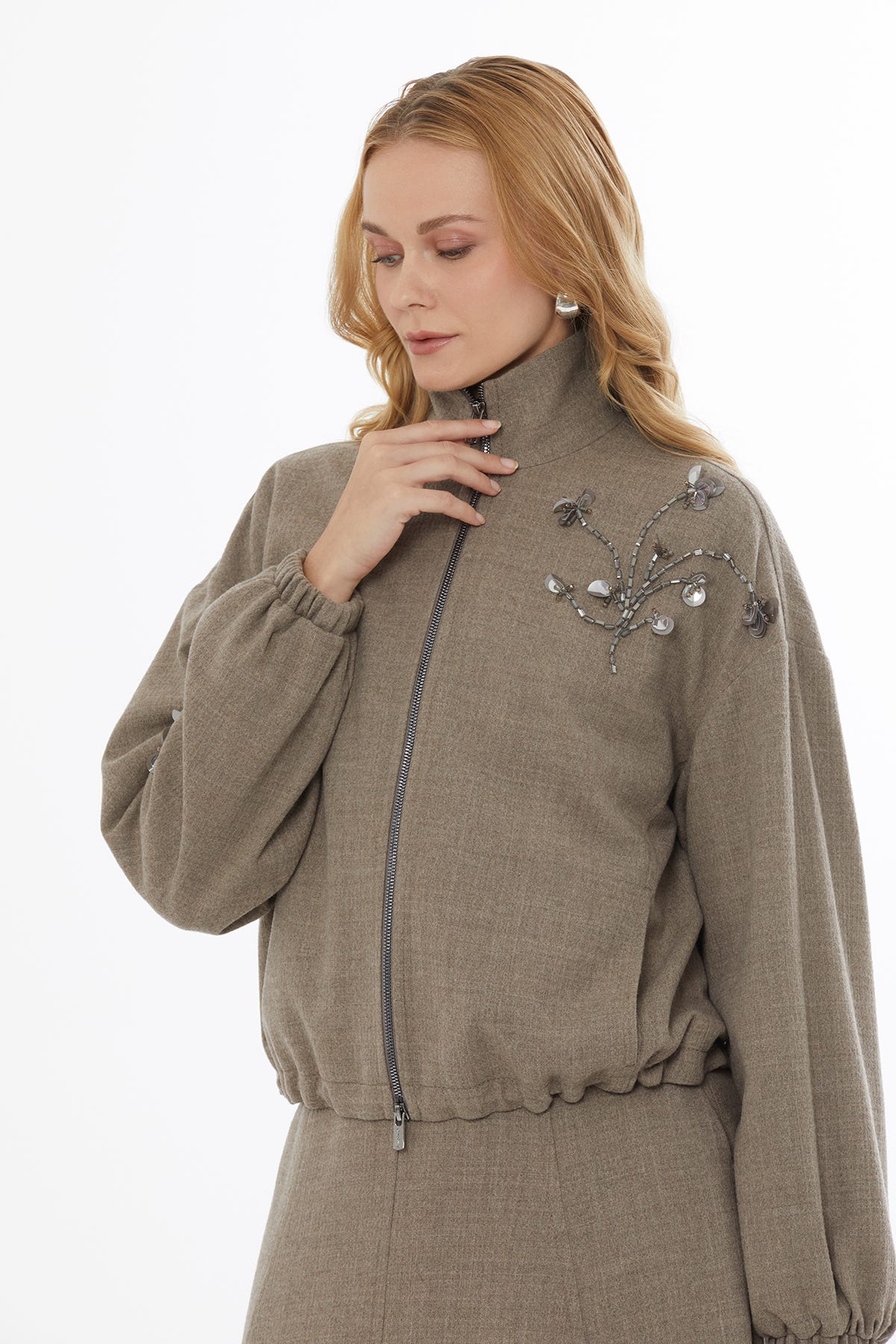 Metal Fermuarlı Yaka Ve Kol İşlemeli Ceket