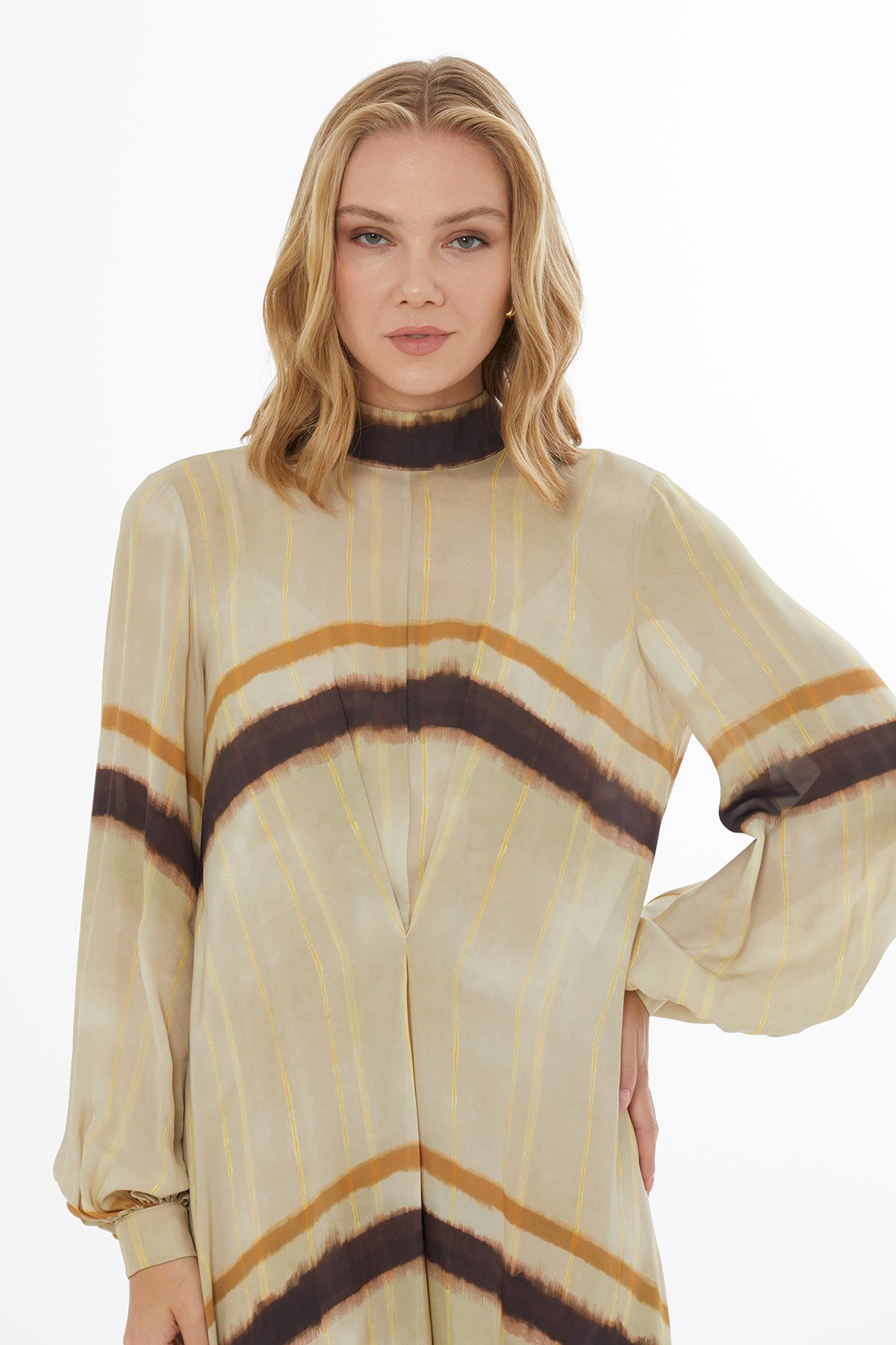 Arkadan Bağlamalı Uzun Kollu Astarlı Uzun Elbise