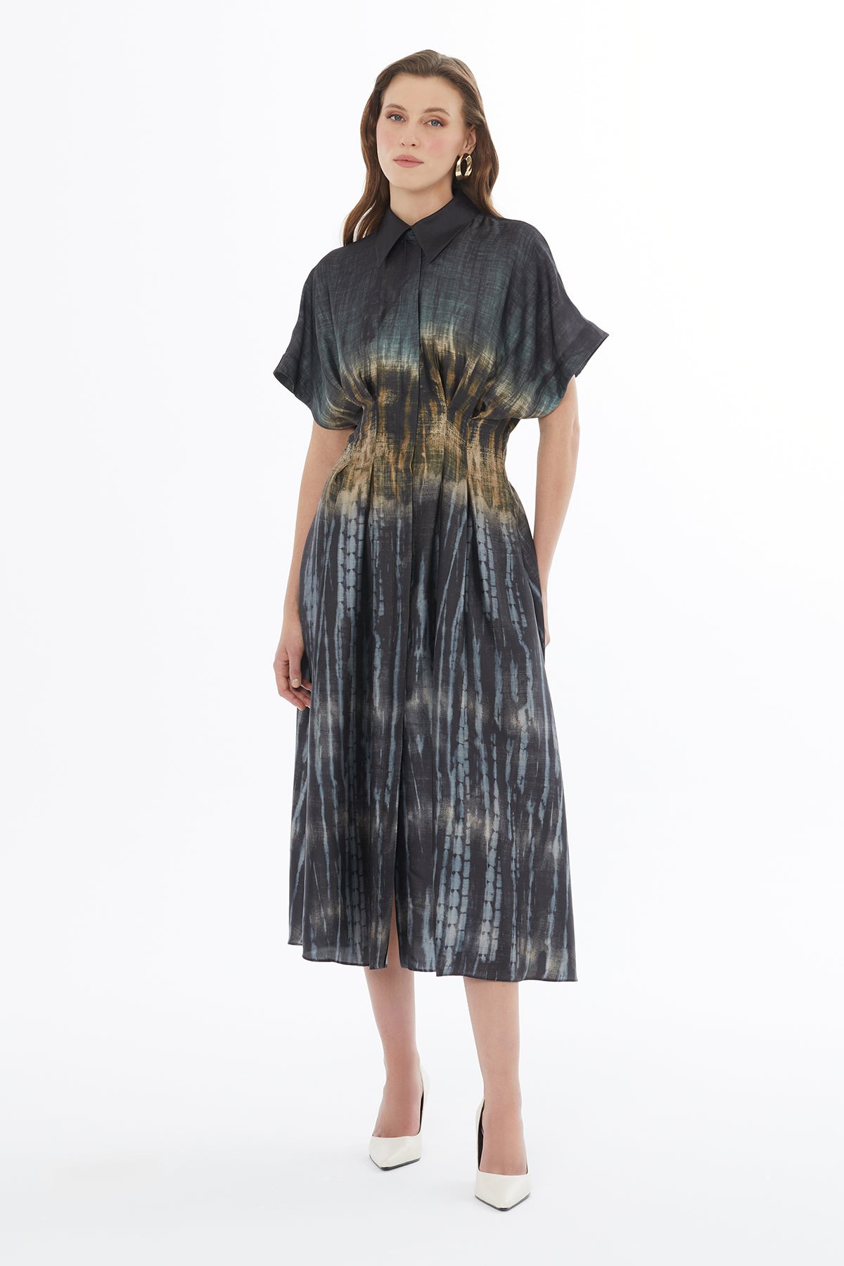 Yakalı Önden Düğmeli Desenli Elbise