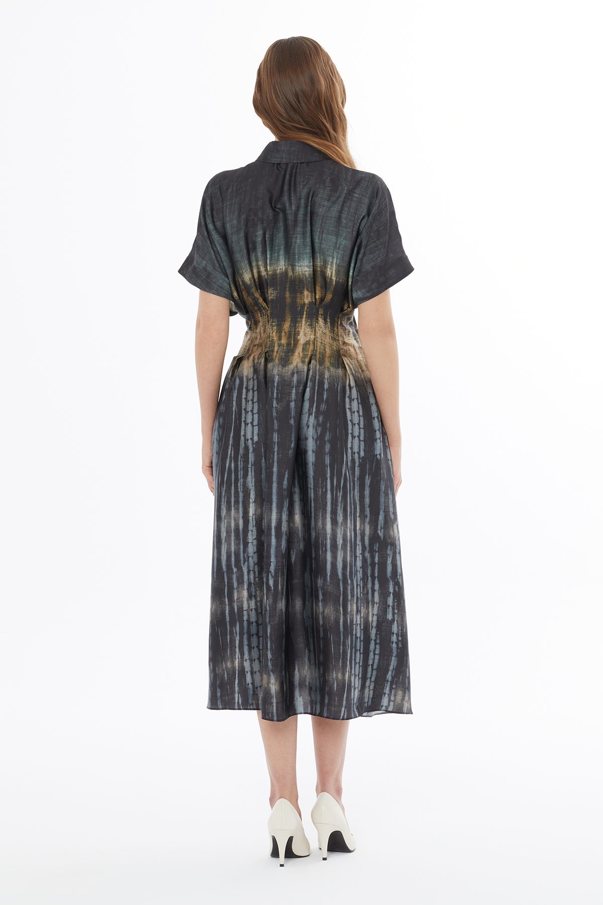 Yakalı Önden Düğmeli Desenli Midi Elbise