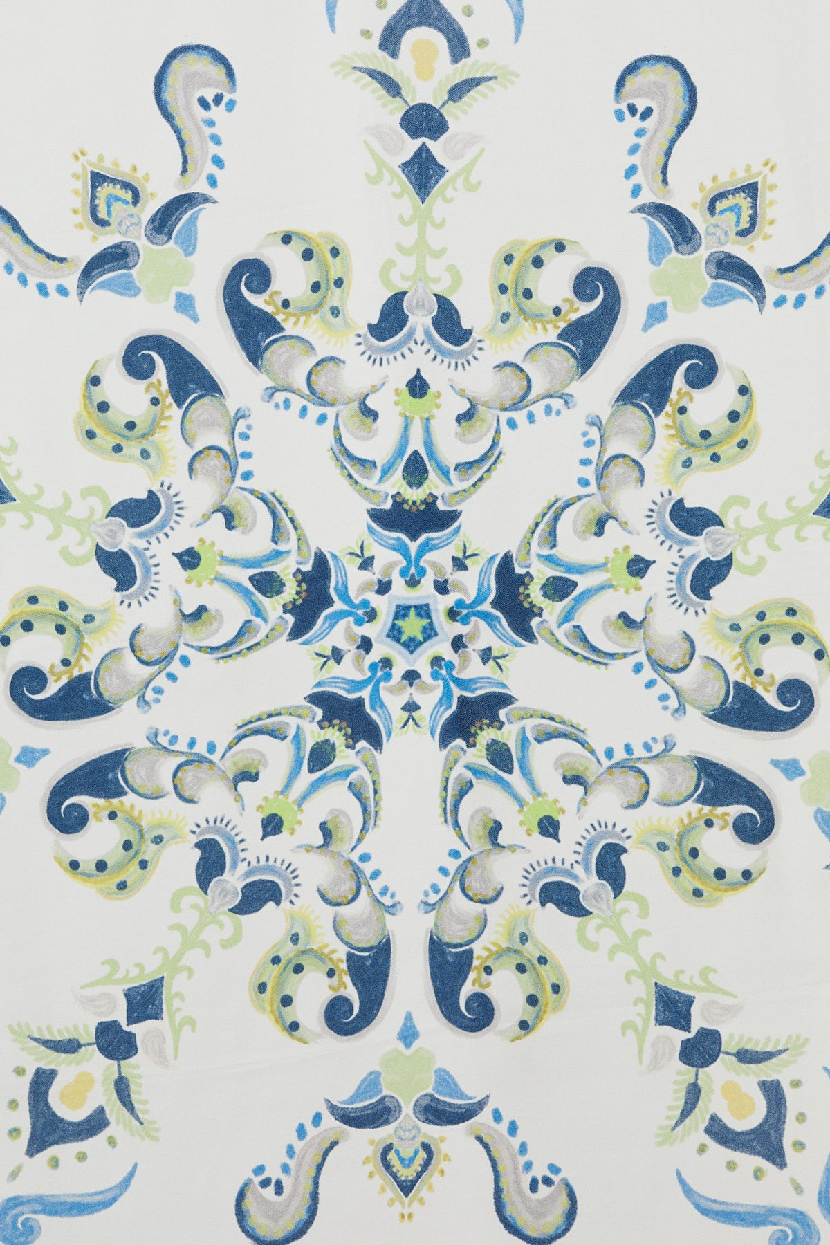 Simetrik Motiflenmiş Desenli Eşarp