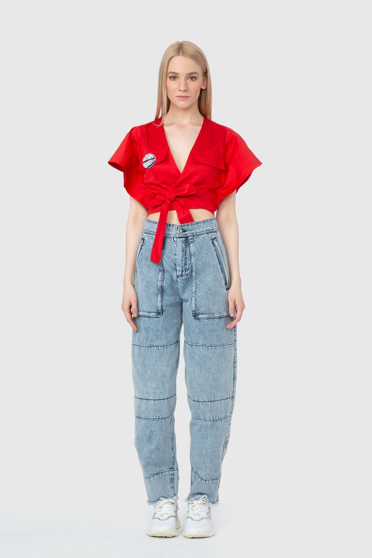Nakış Armalı Bağlama Detaylı Kırmızı Poplin Crop