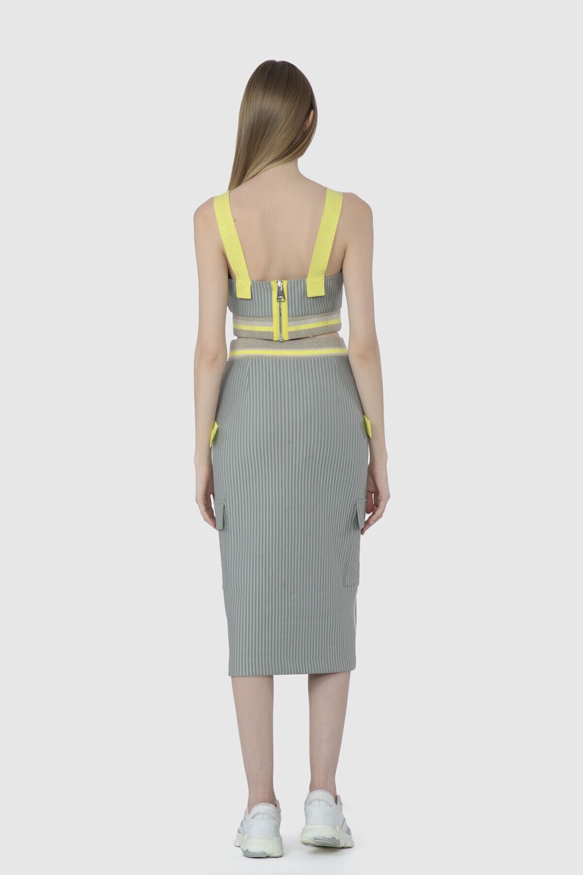 Neon Bant Ve Nakış Detaylı Crop Top
