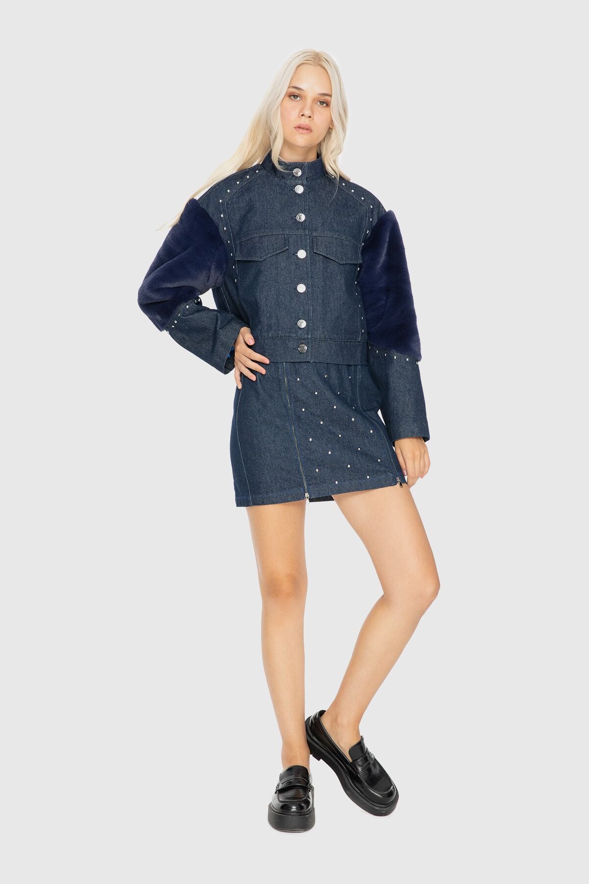 Trok Ve Peluş Detaylı Jean Ceket