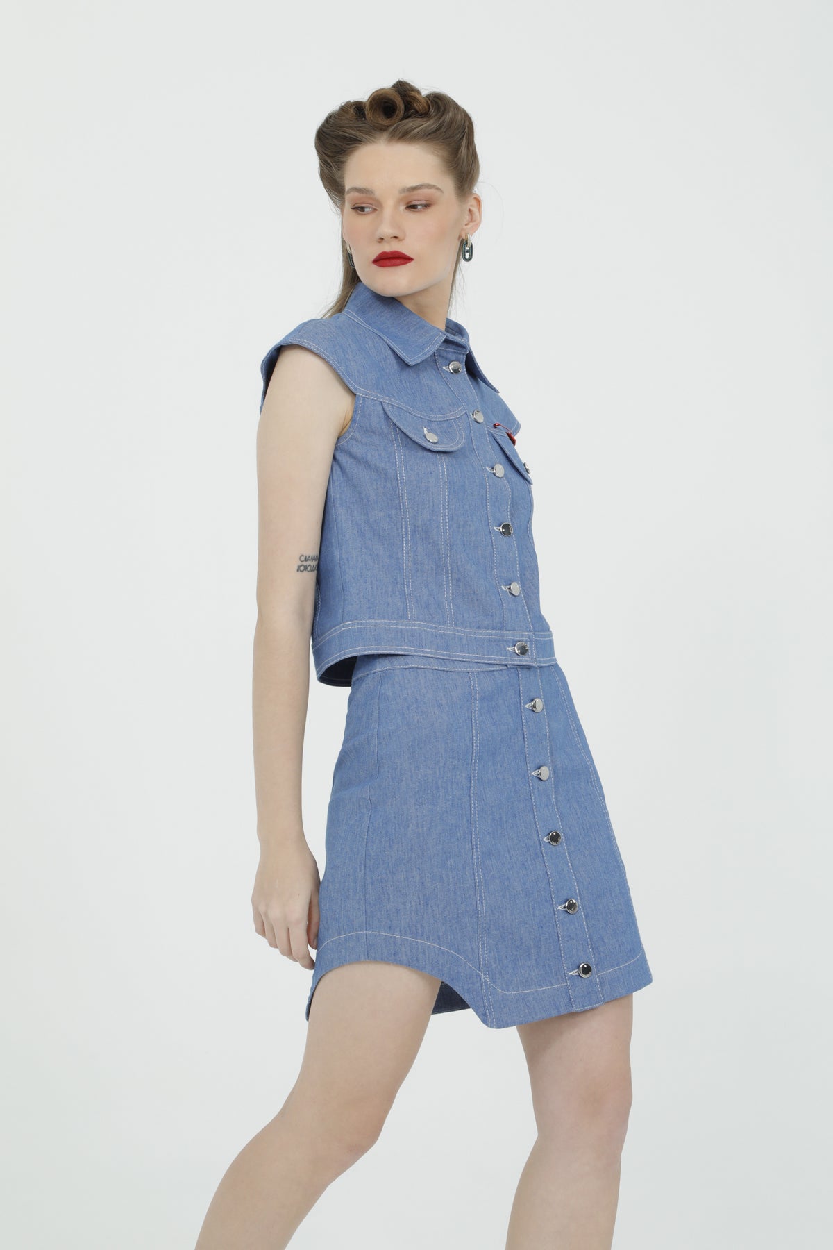 Kalp Broş Detaylı Yelek