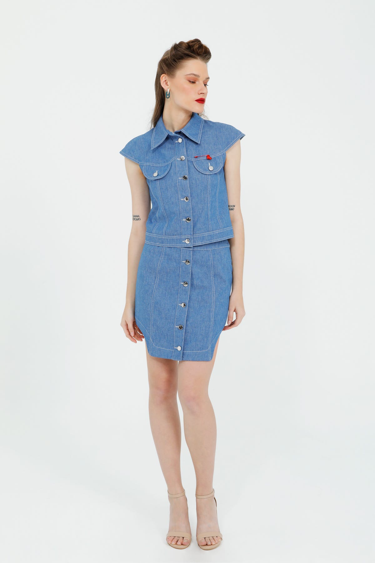 Kalp Broş Detaylı Yelek