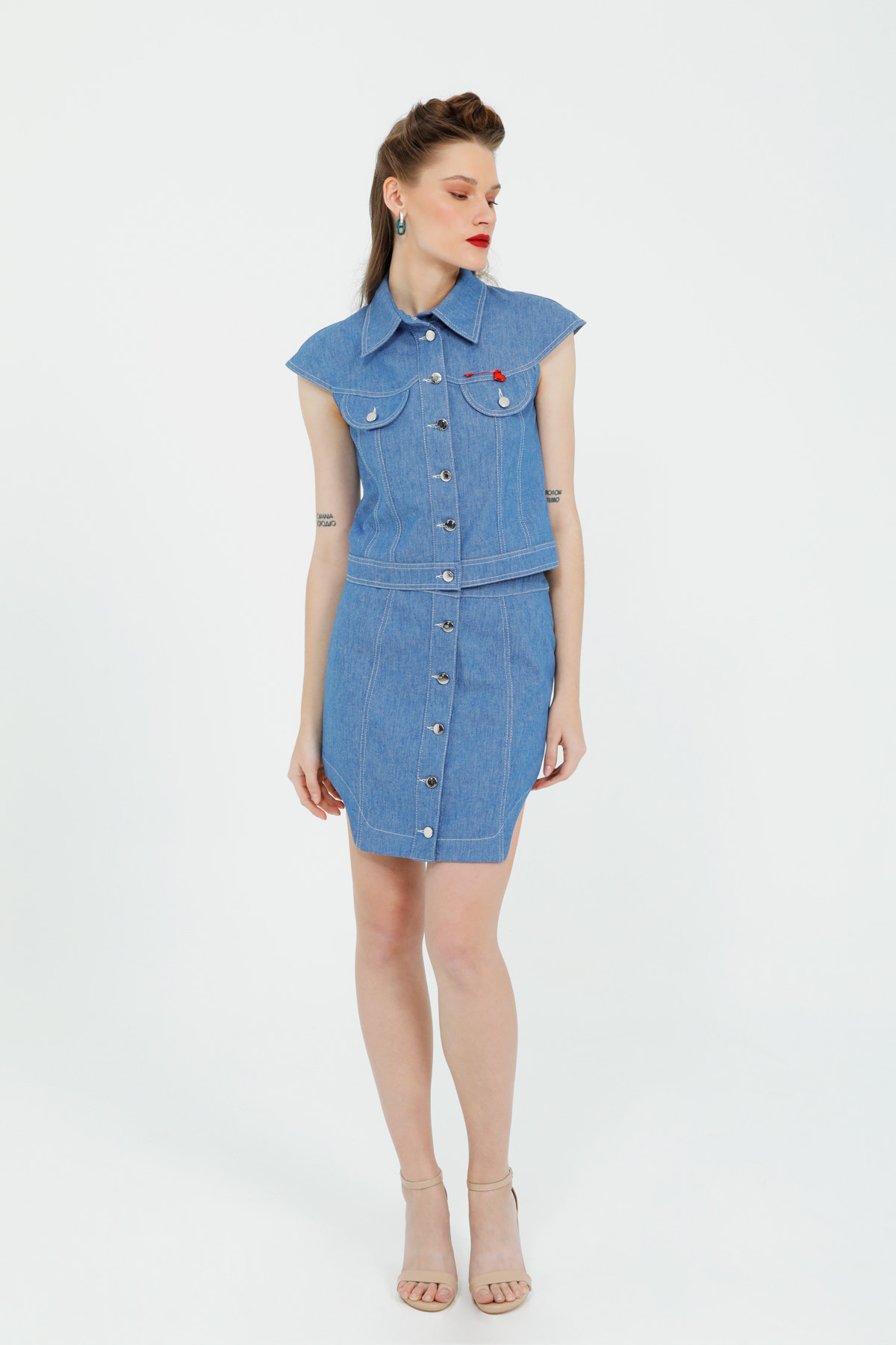 Kalp Broş Detaylı Yelek