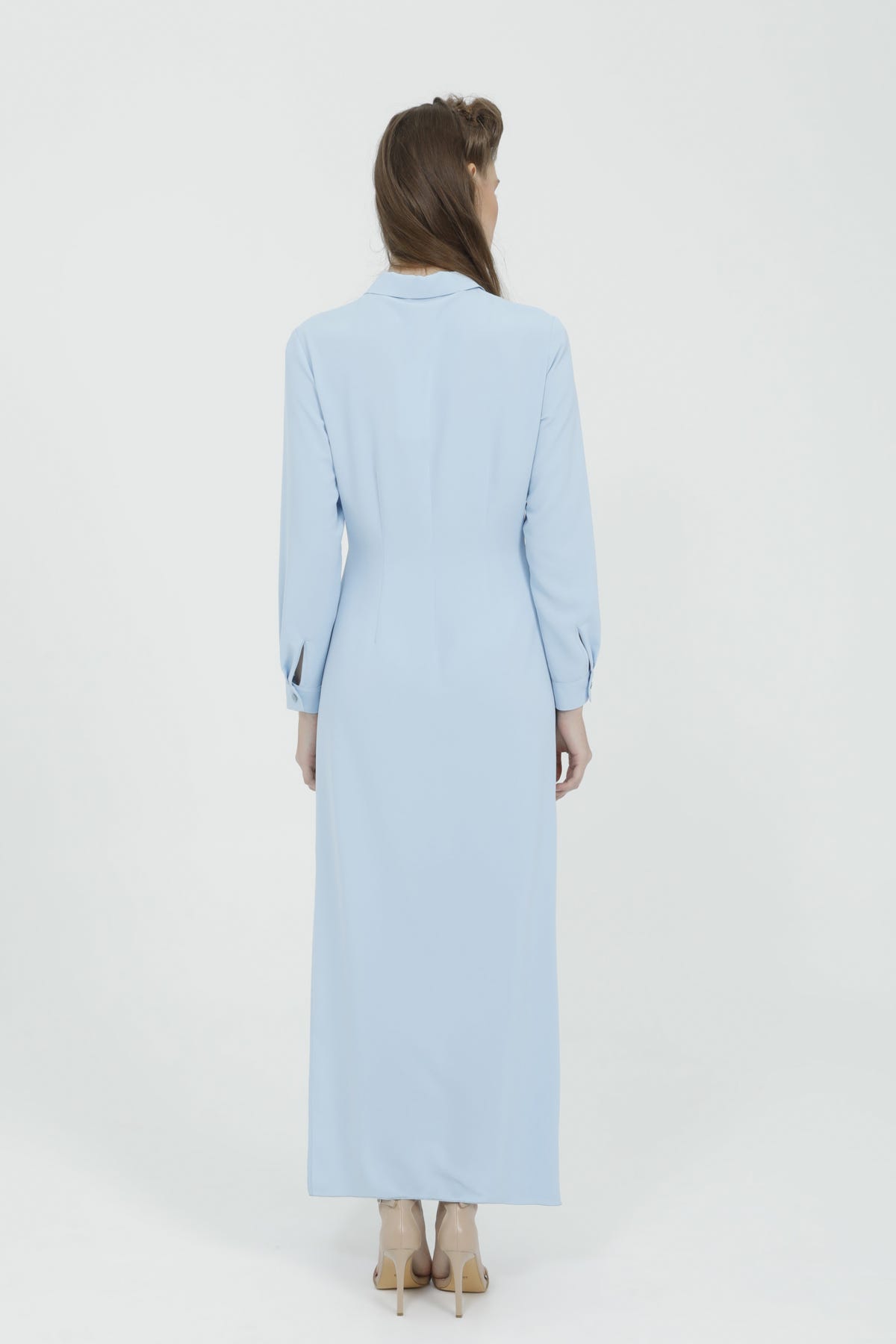 Çiçek Broş Detaylı Kuşaklı Mavi Gömlek Uzun Elbise