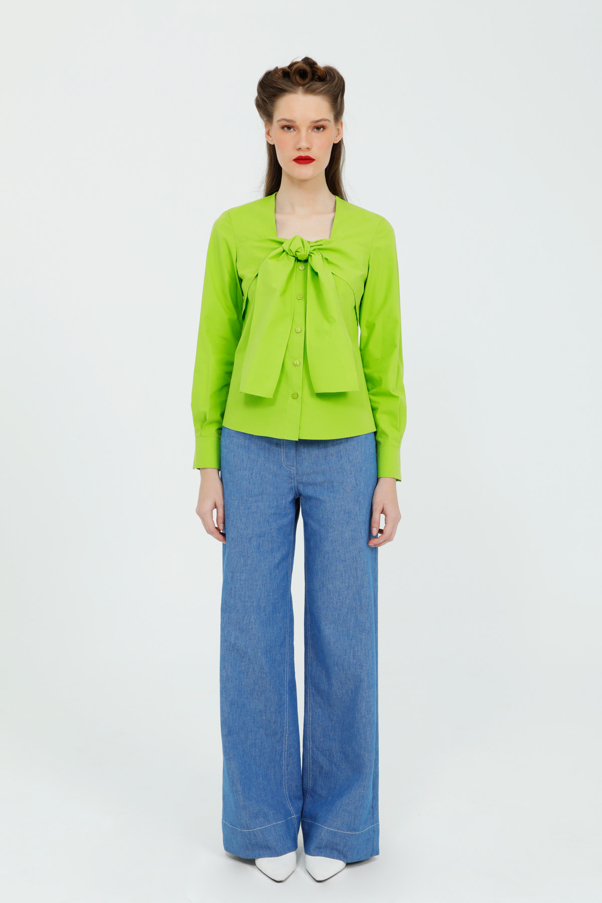 Önü Fiyonk Bağlama Detaylı Kare Yaka Yeşil Gömlek