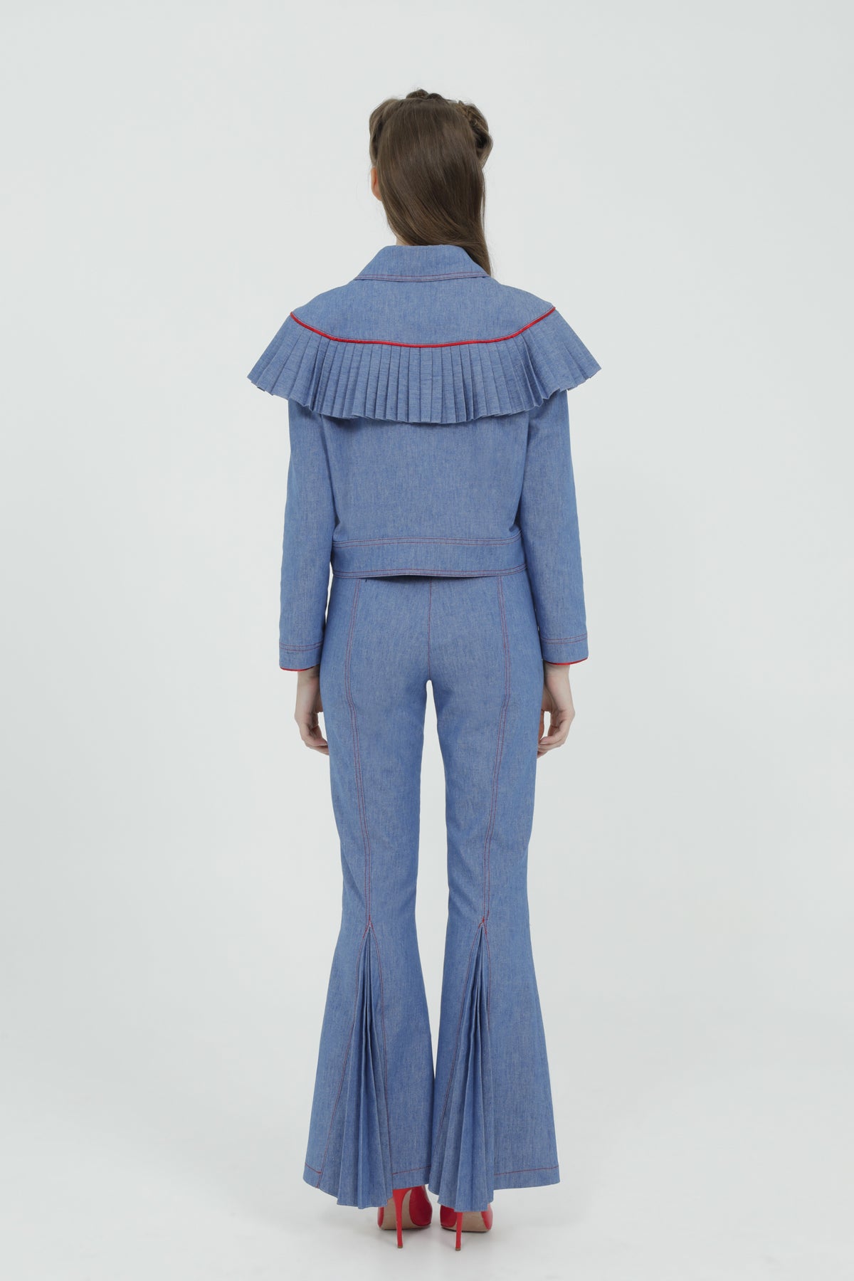 Omuz Plise Detaylı Önü Fermuarlı Ceket