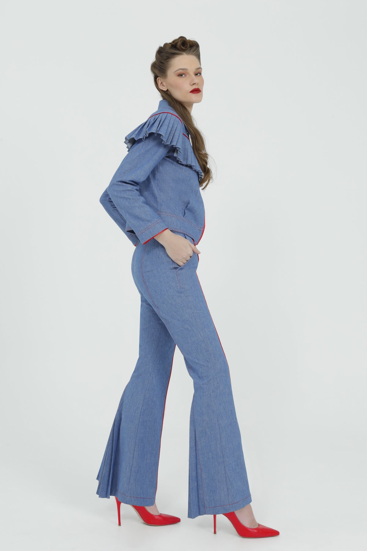 Omuz Plise Detaylı Önü Fermuarlı Ceket