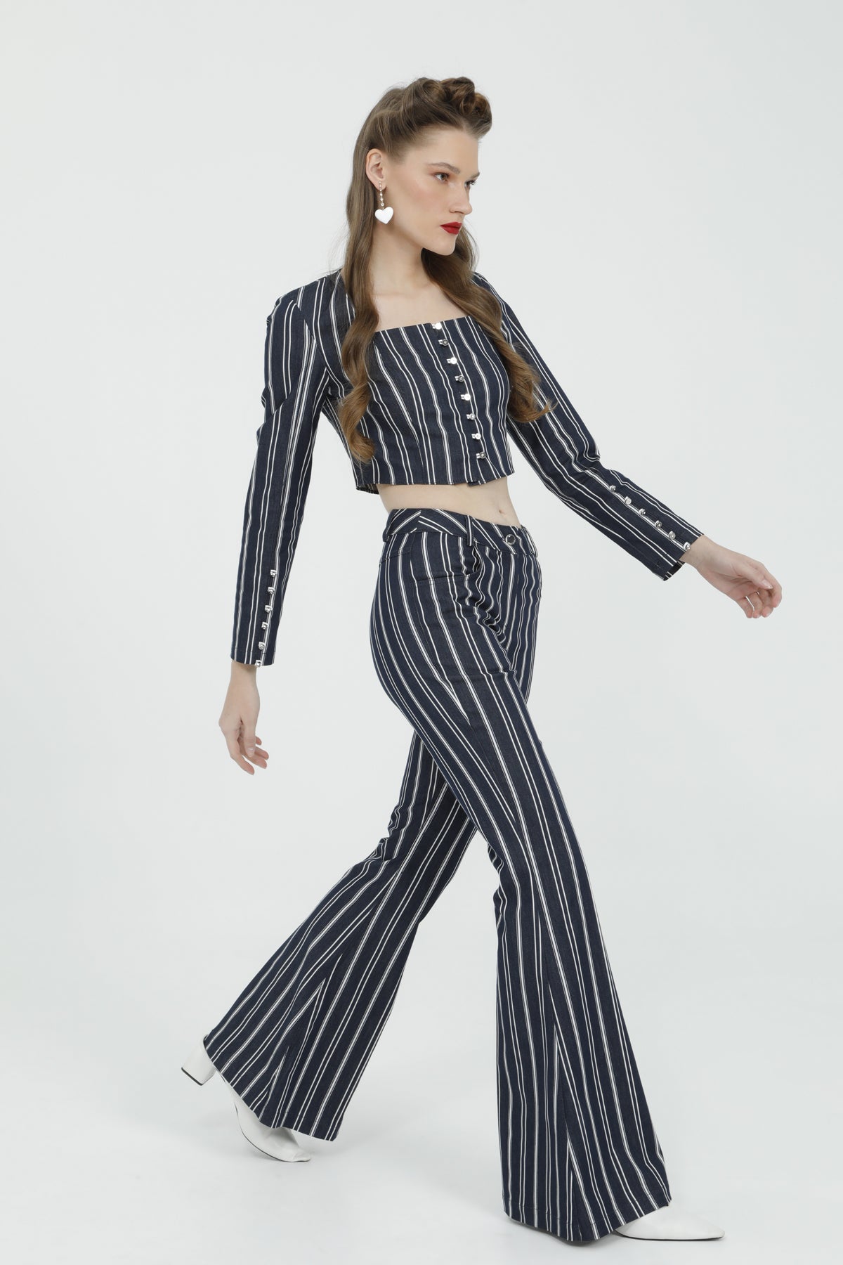 Düğme Detaylı Çizgili Kumaş Crop Bluz