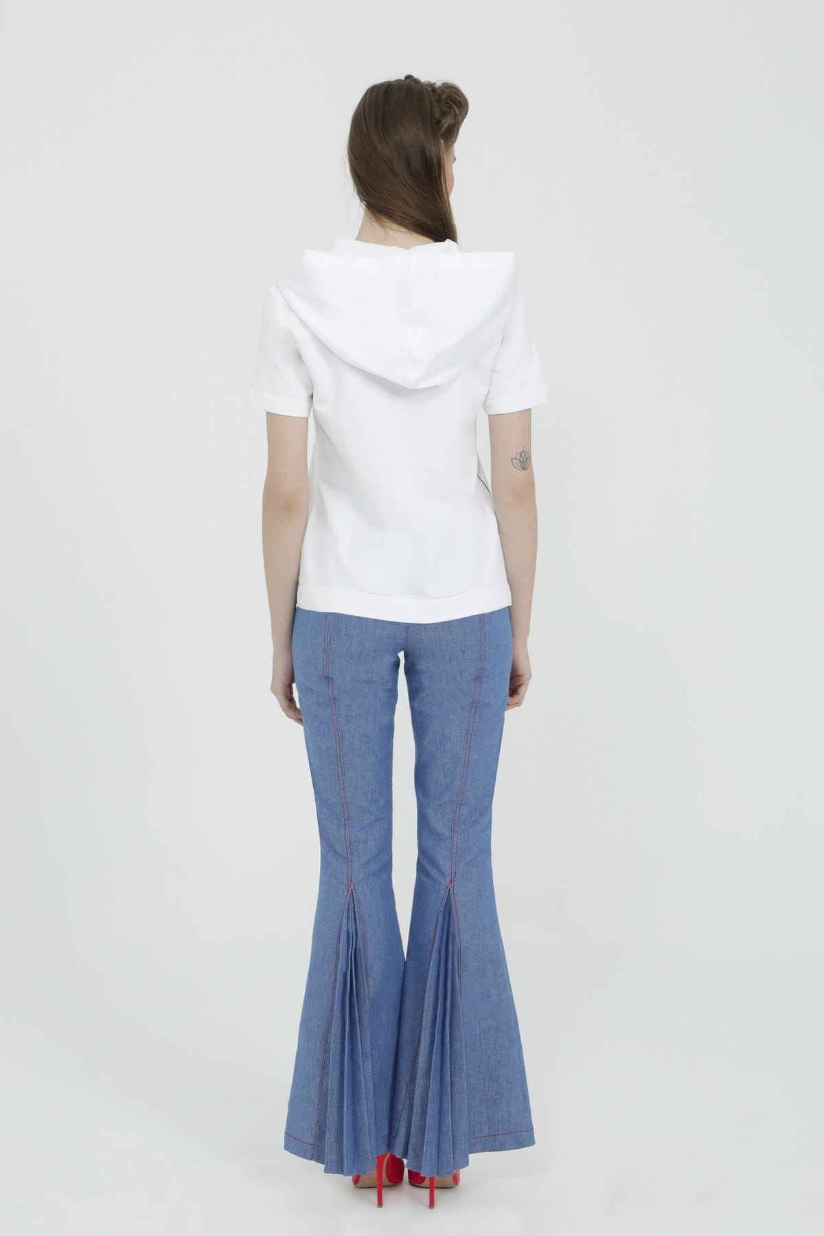 Taşlı Kalp Baskı Detaylı Kapüşonlu T-shirt