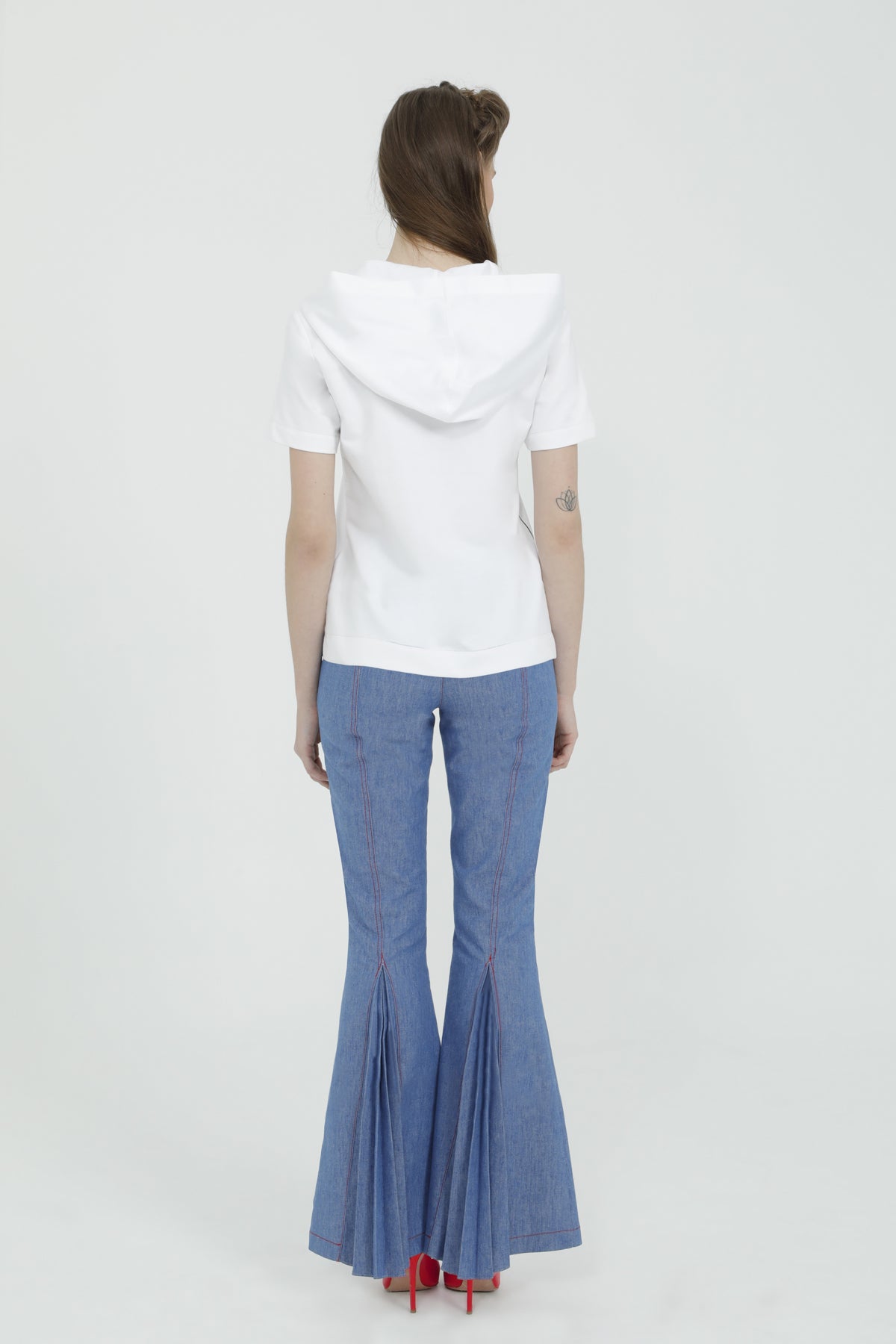 Taşlı Kalp Baskı Detaylı Kapüşonlu T-shirt