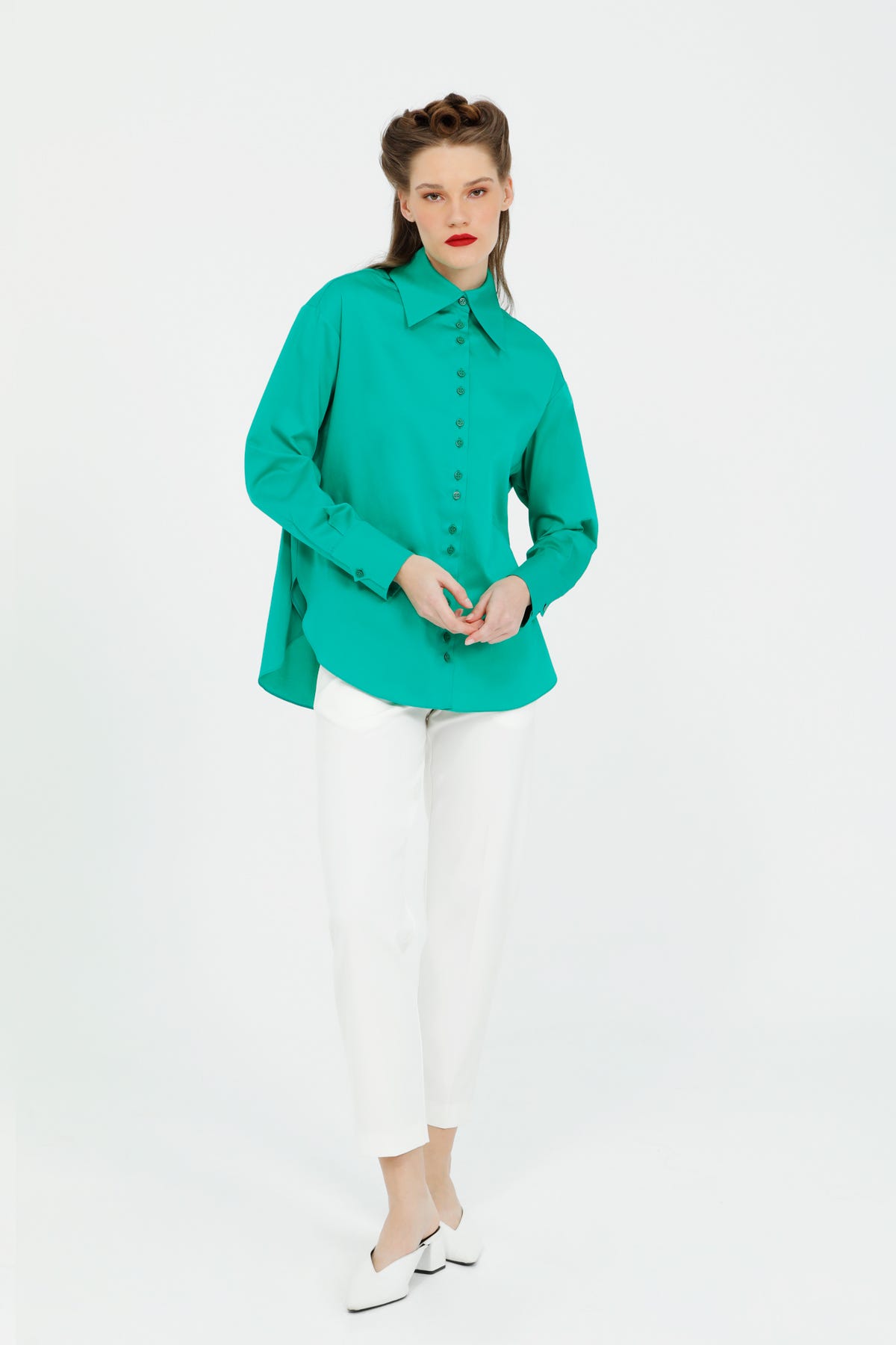 Geniş Yakalı Düğme Detaylı Oversize Gömlek