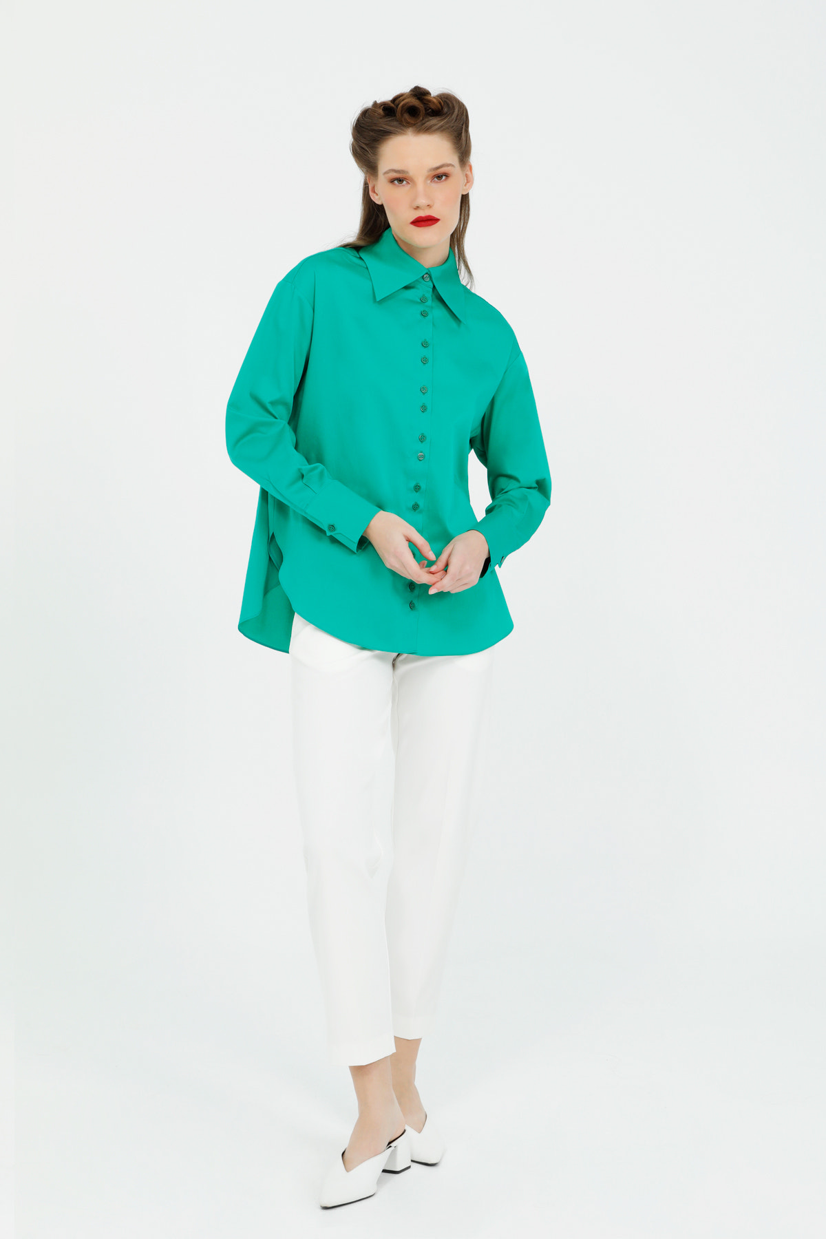 Geniş Yakalı Düğme Detaylı Oversize Gömlek