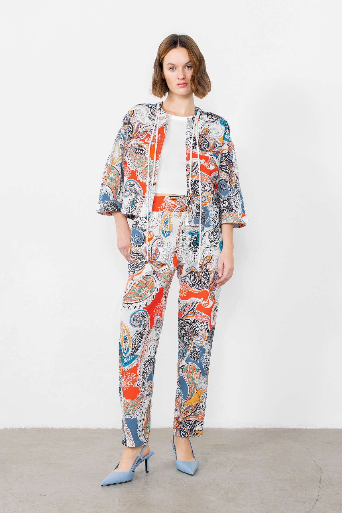 Yakası Bağcık Detaylı Apoletli Ceket