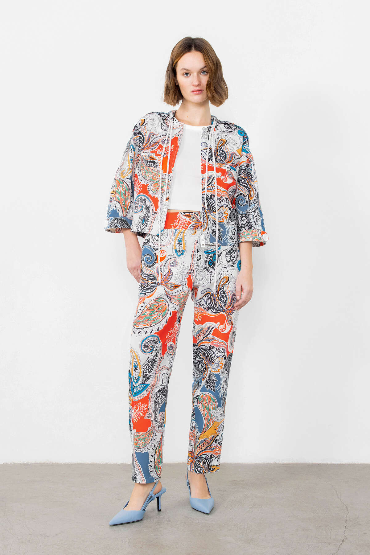 Yakası Bağcık Detaylı Apoletli Ceket