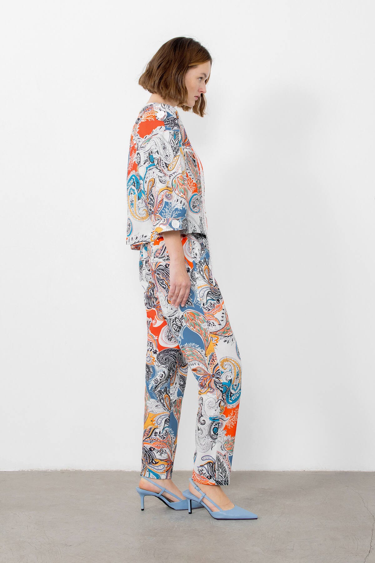 Yakası Bağcık Detaylı Apoletli Ceket