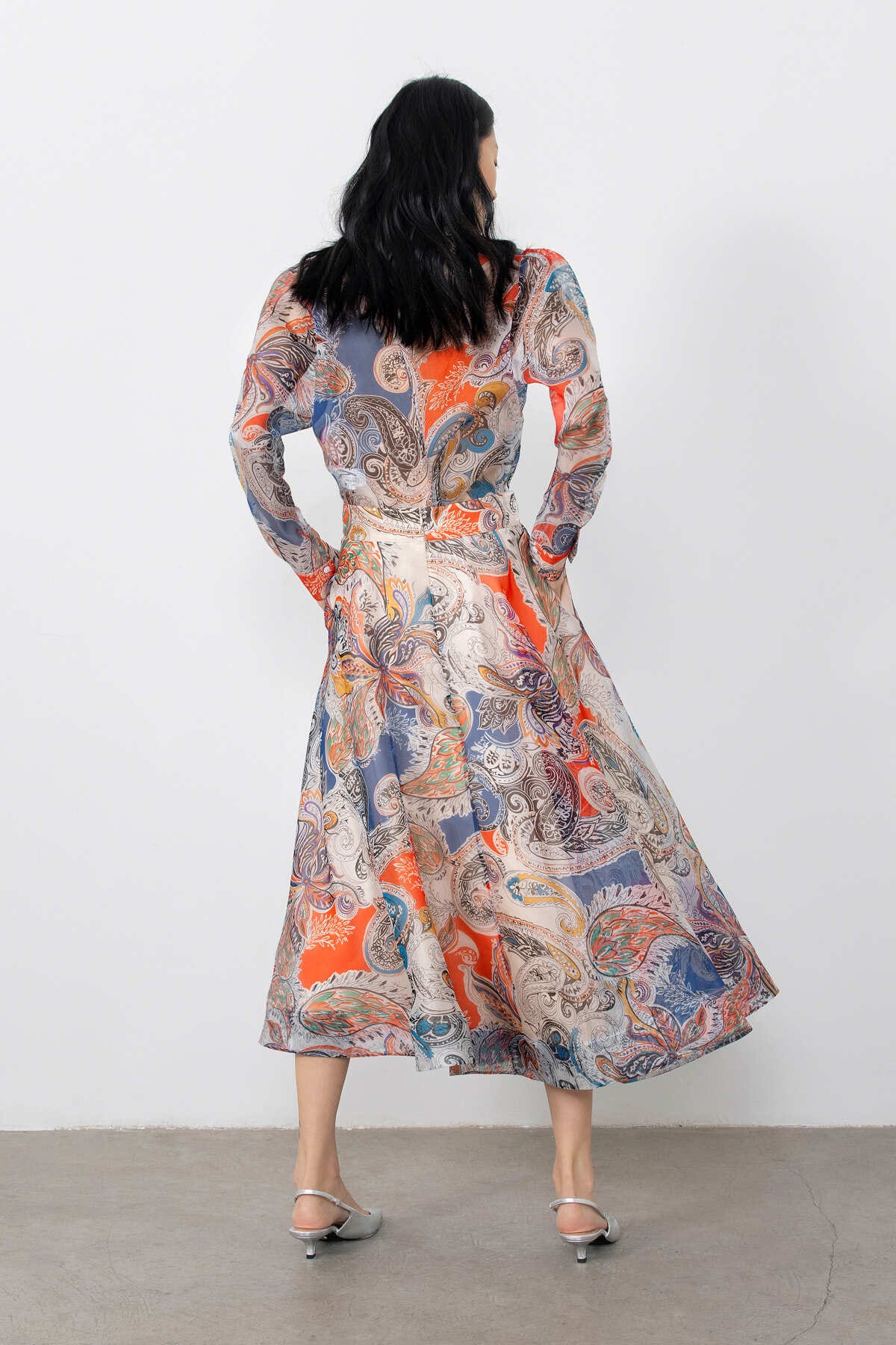 Desenli Organze Kloş Etek