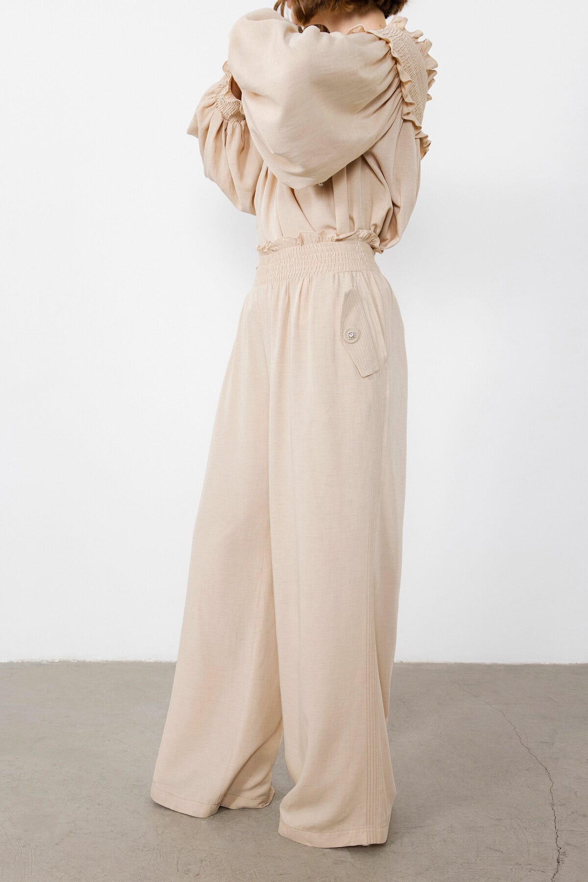 İşleme Ve Düğme Detaylı Pantolon