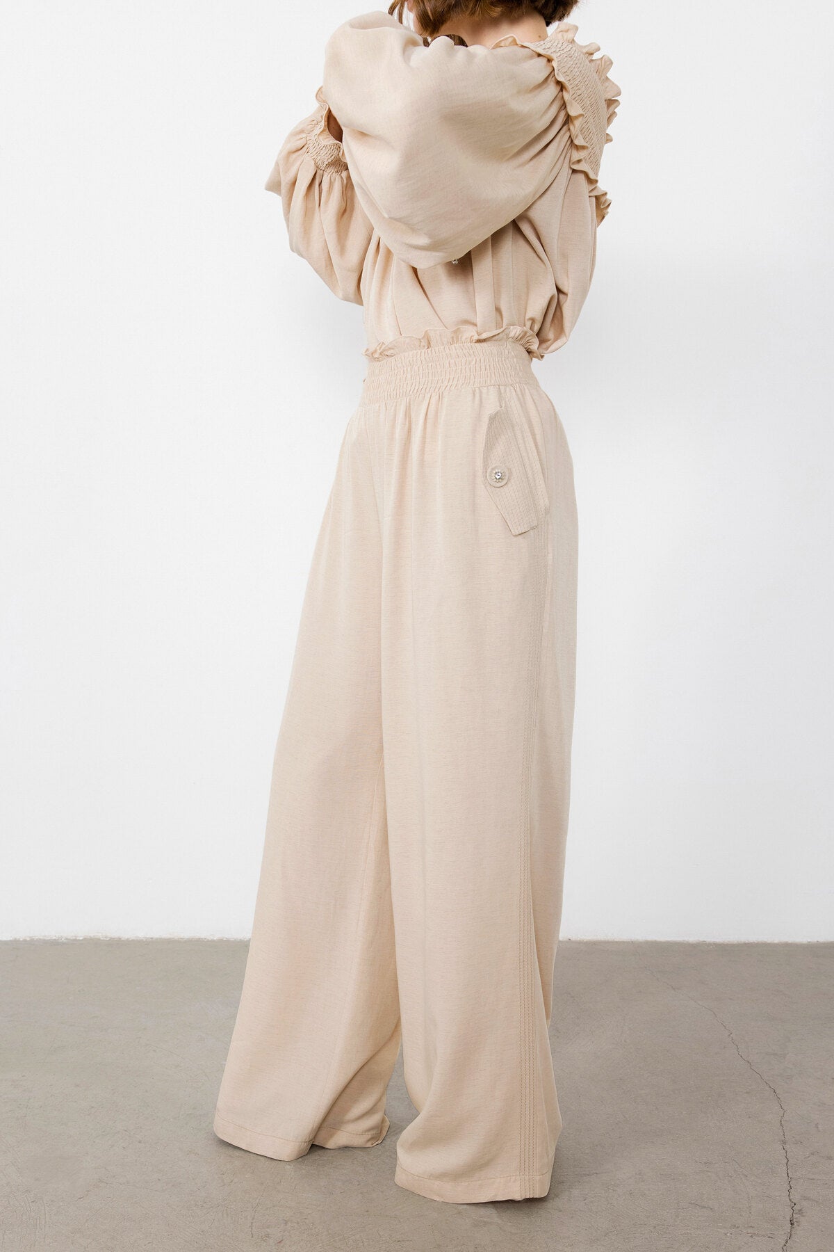 İşleme Ve Düğme Detaylı Pantolon