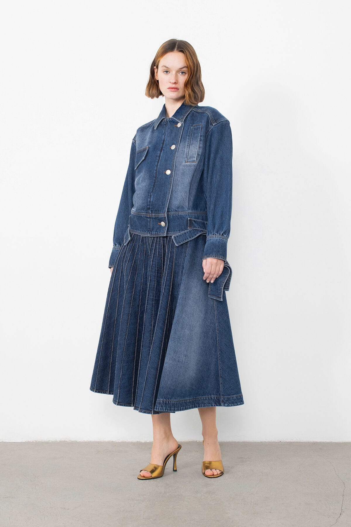 Metal Tokalı İşleme Detaylı Asimetrik Jean Ceket