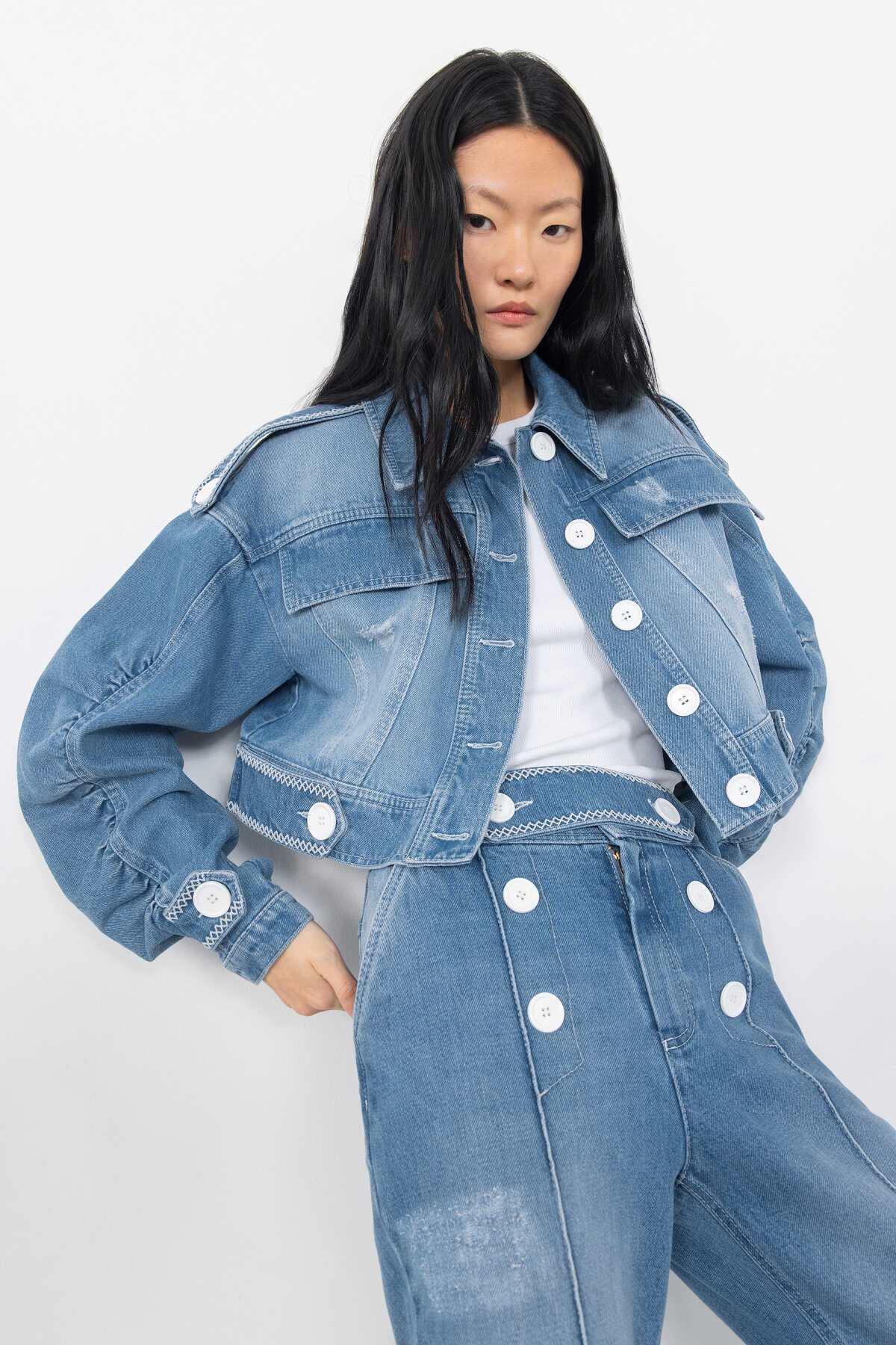 Apolet Detaylı Büzgülü Jean Ceket