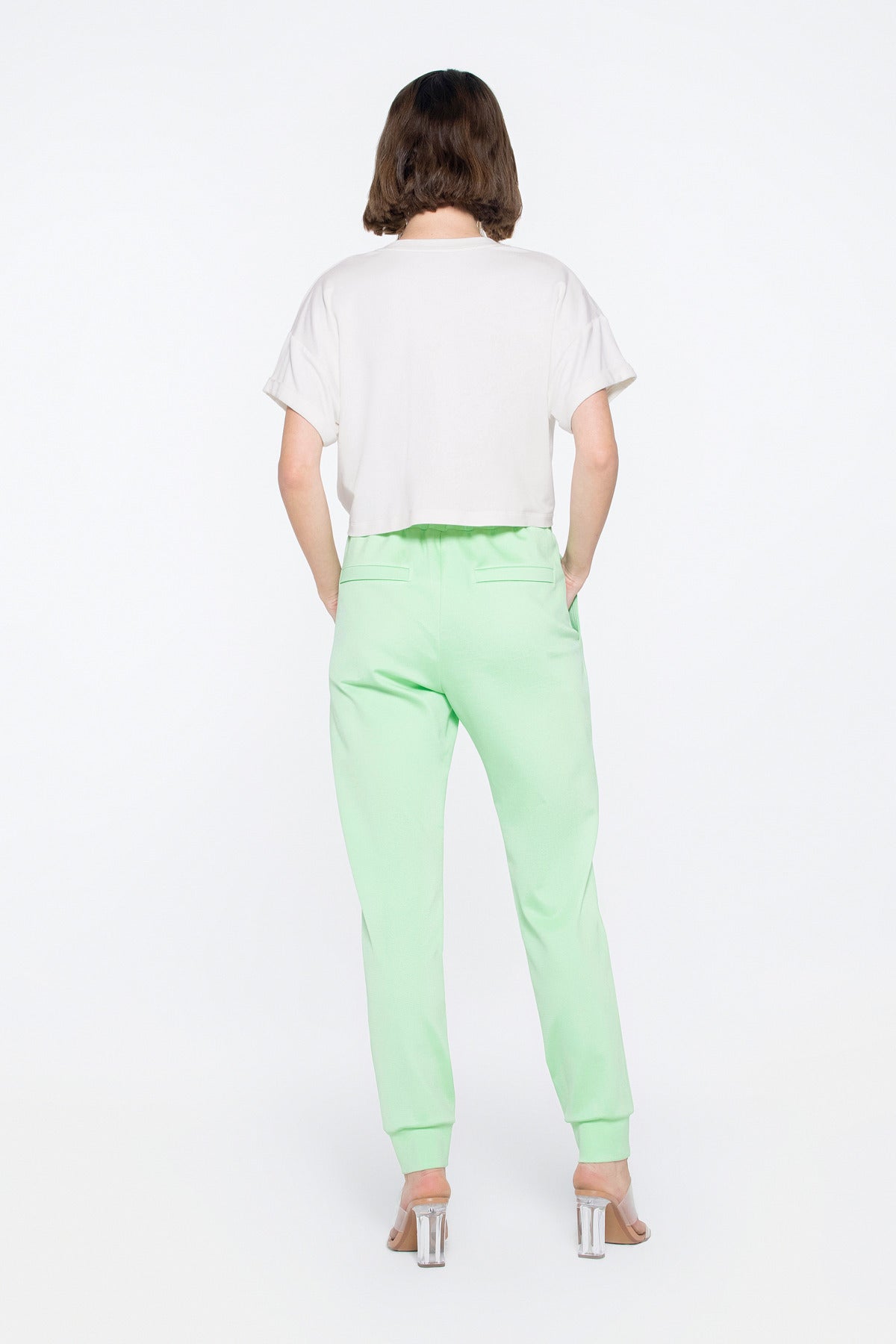 Etek Ucu Bağlama Detaylı Aplike Nakış Süslemeli T-shirt