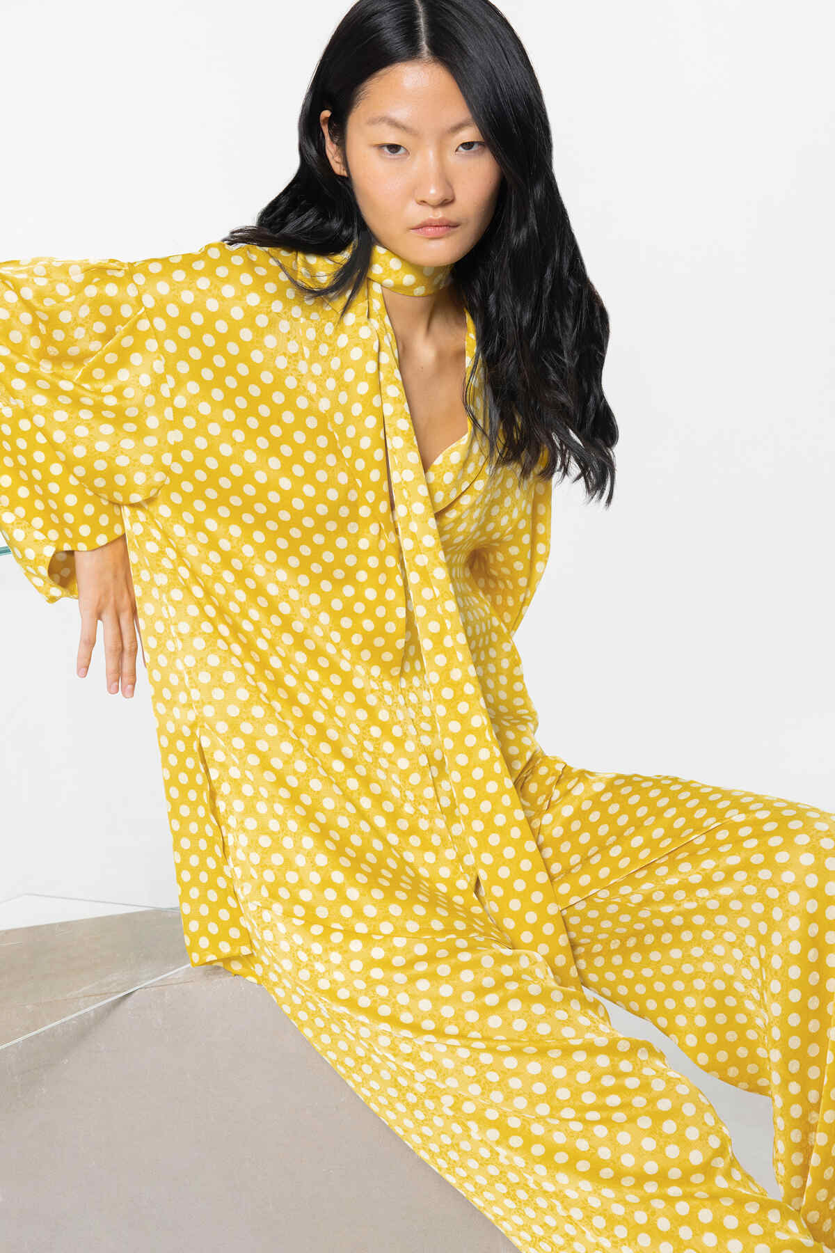 Seyyar Kuşaklı Kalın Kol Bantlı Gömlek