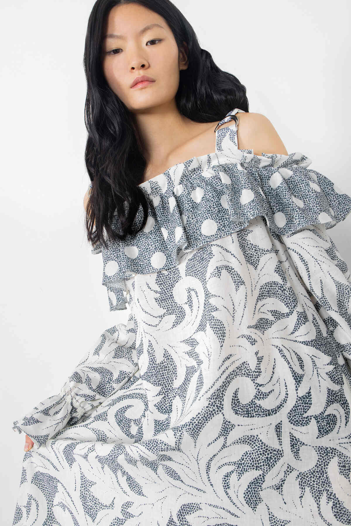 Askılı Volan Detaylı Desenli Uzun Elbise