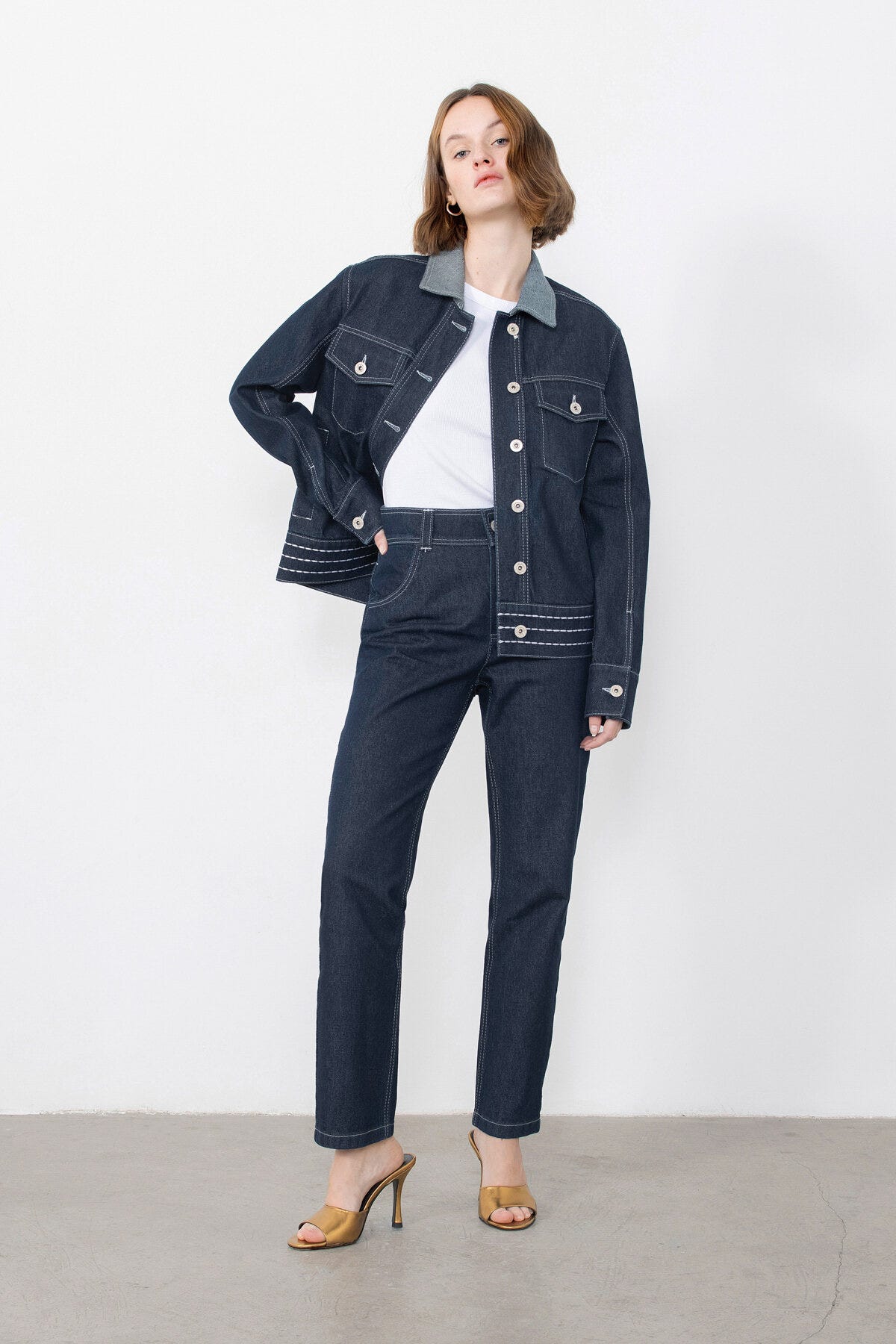 Dikiş Ve Çiçek Nakışlı Jean Ceket