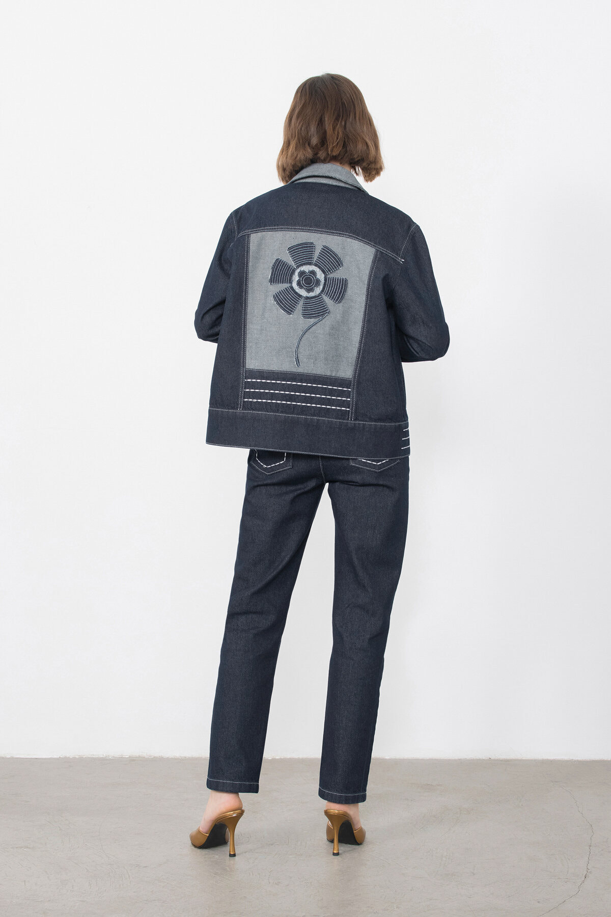 Dikiş Ve Çiçek Nakışlı Jean Ceket