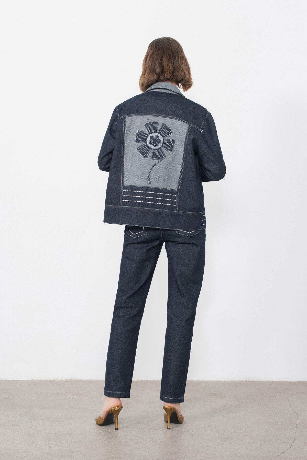 Dikiş Ve Çiçek Nakışlı Jean Ceket