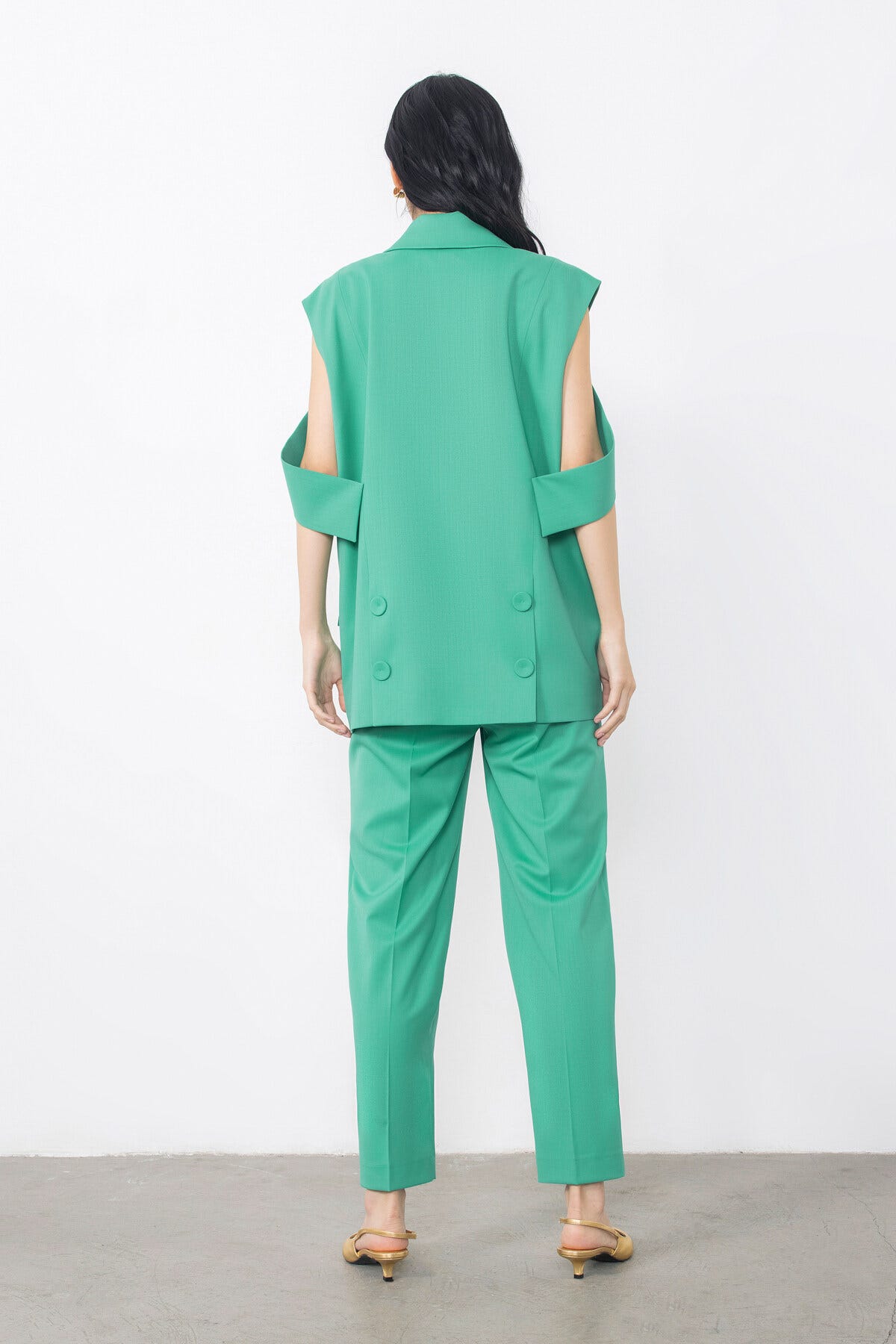 Arka Yırtmaç Düğme Detaylı Yelek