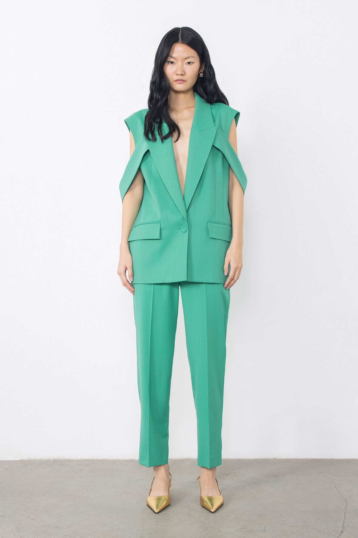 Arka Yırtmaç Düğme Detaylı Yelek