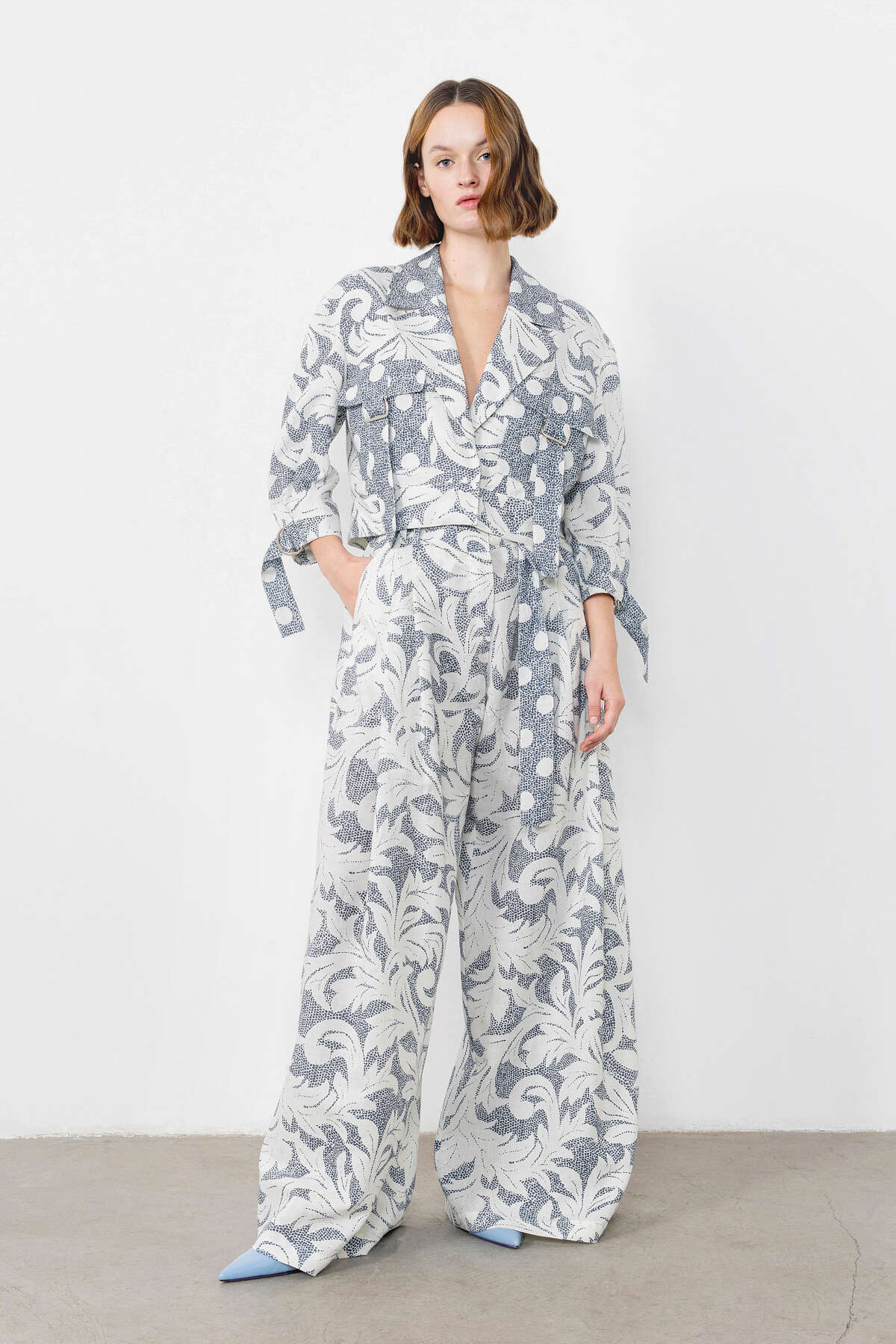 Metal Toka Detaylı Kemerli Pantolon