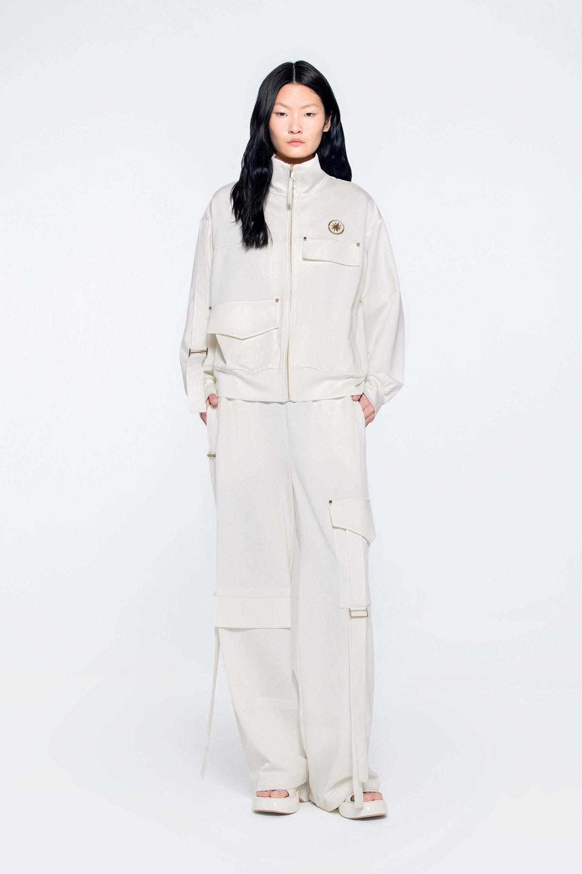 Küp Boncuk Detaylı Pleksili Dik Yaka Şık Ceket