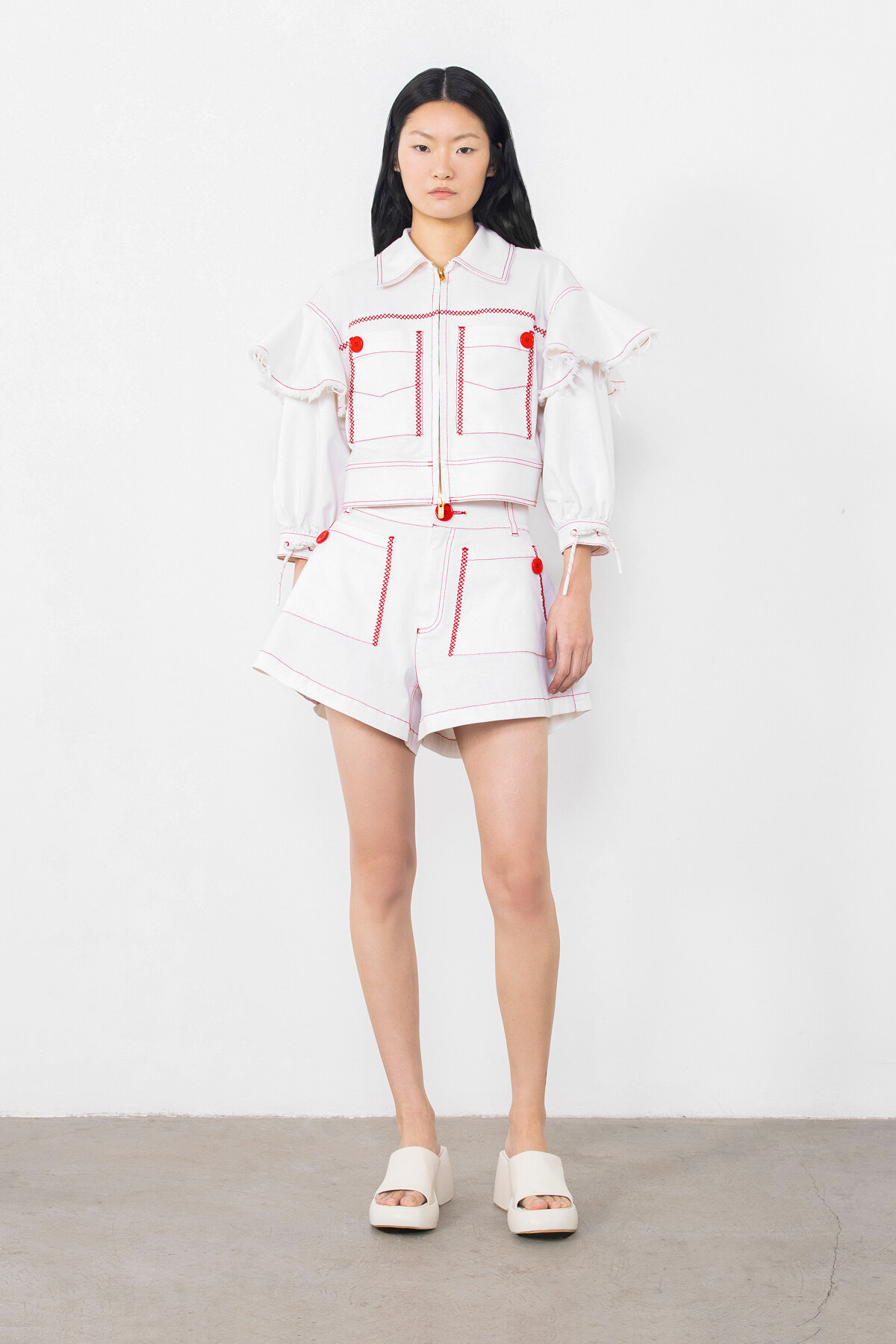 Dikiş Detaylı Jean Şort