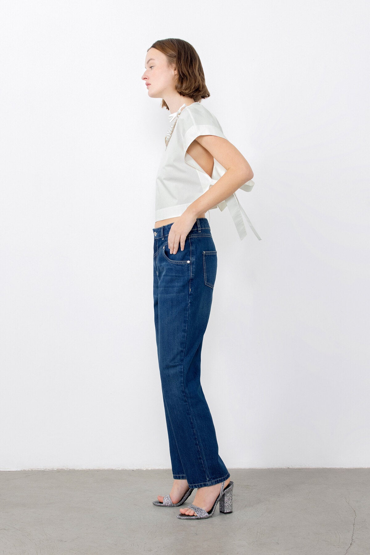 Çıkarılabilir Kolye Aksesuarlı Yandan Bağlama Detaylı Crop