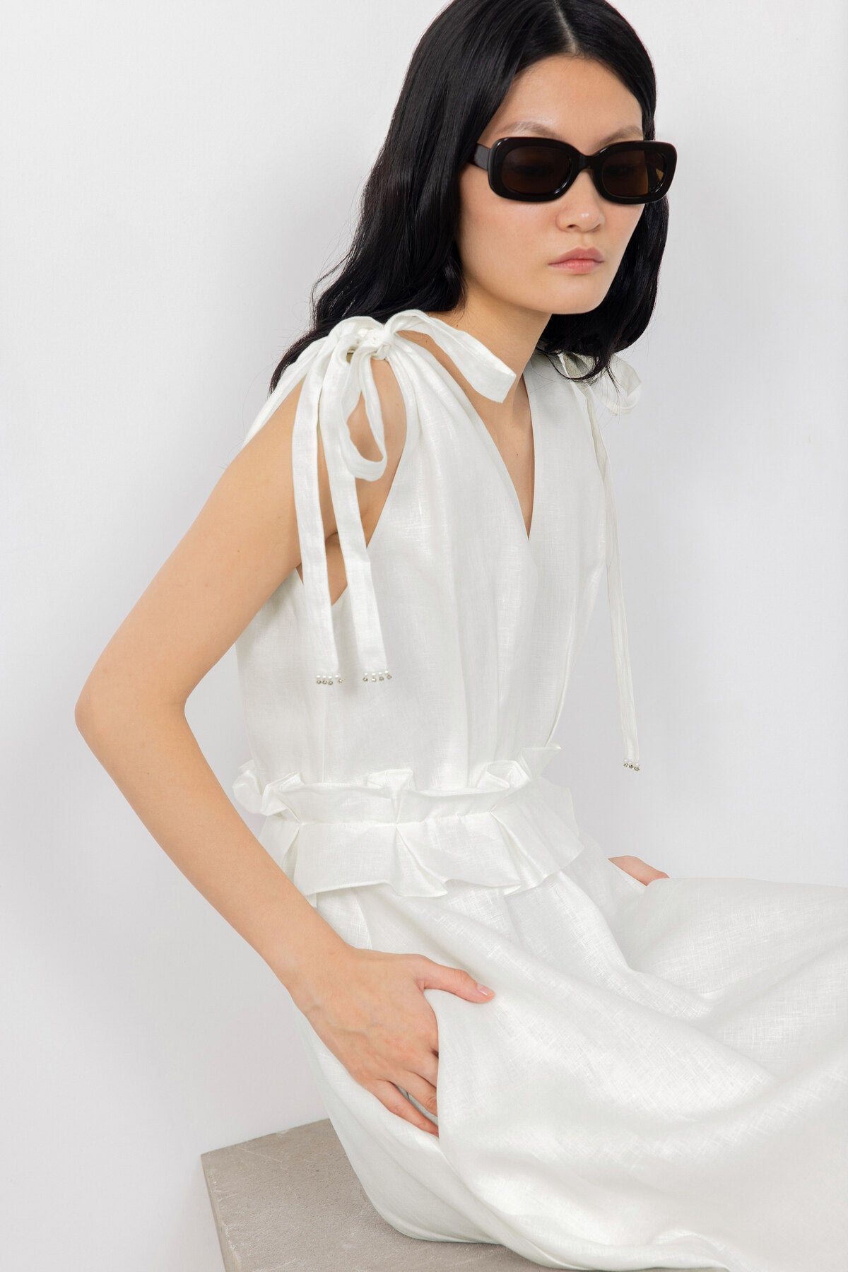 Fırfır Detaylı Omuzdan Bağlamalı Uzun Elbise