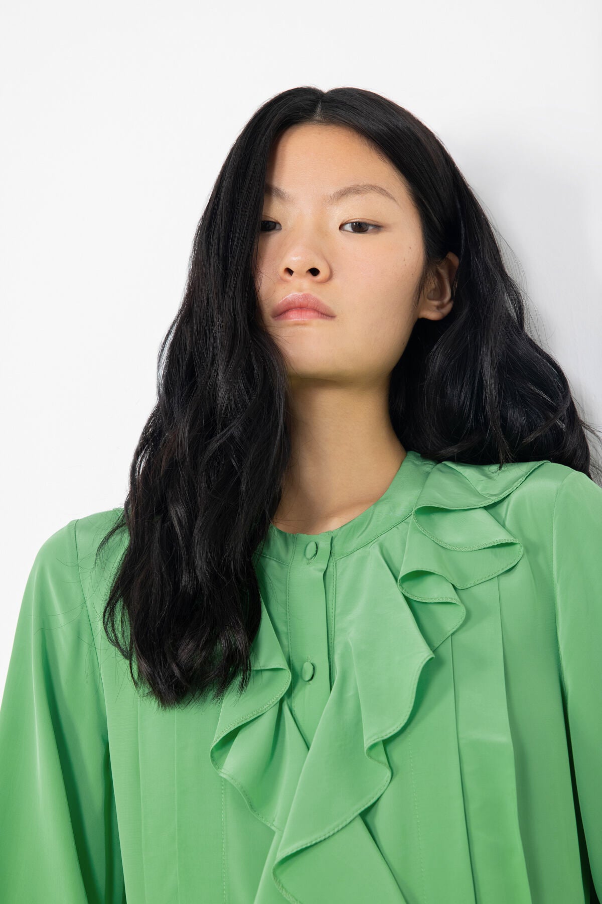 Volan Detaylı Büzgülü Uzun Elbise