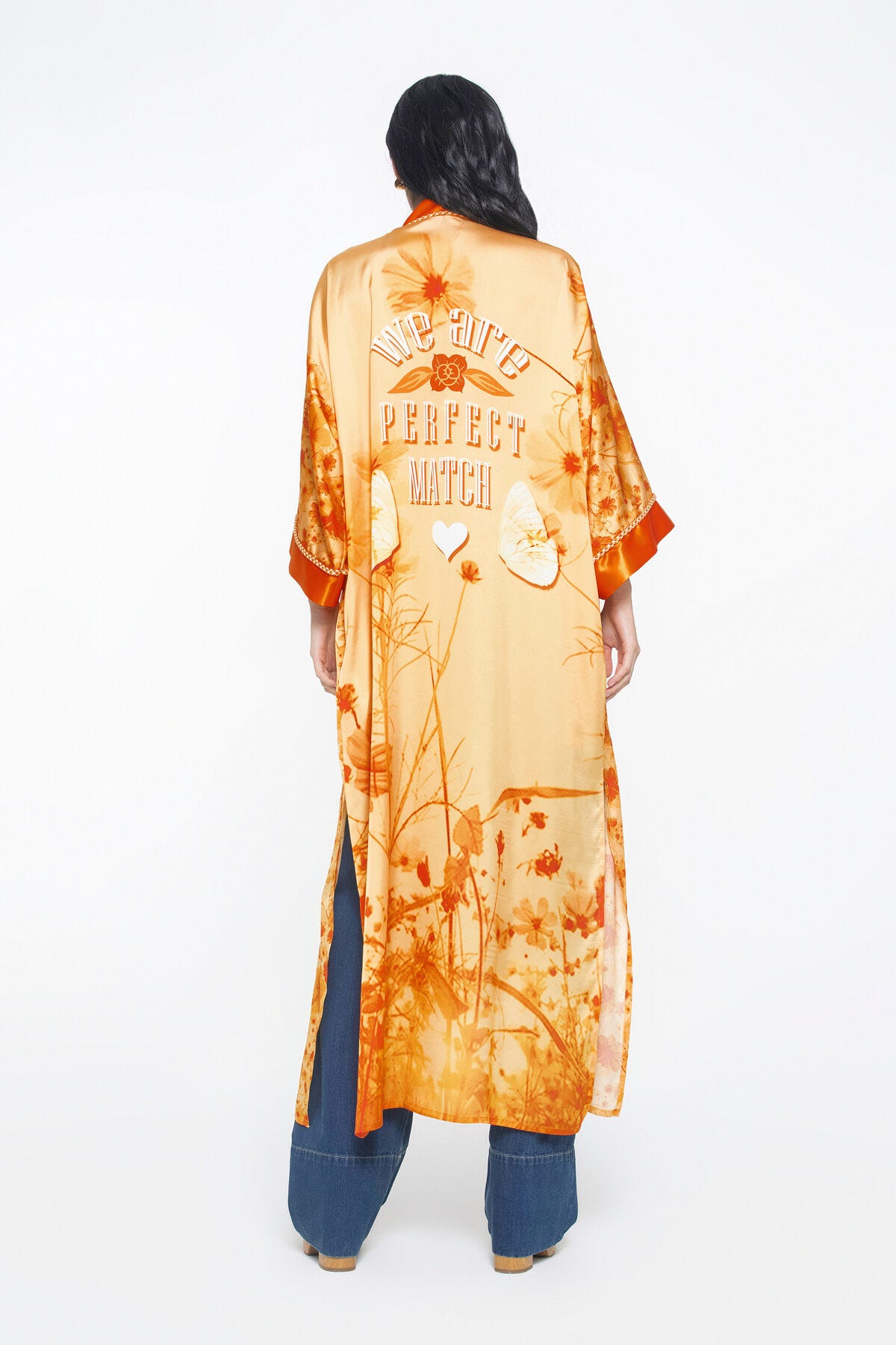 Özel Desen Arkası Yazı Baskılı Seyyar Kuşaklı Çiçekli Kimono