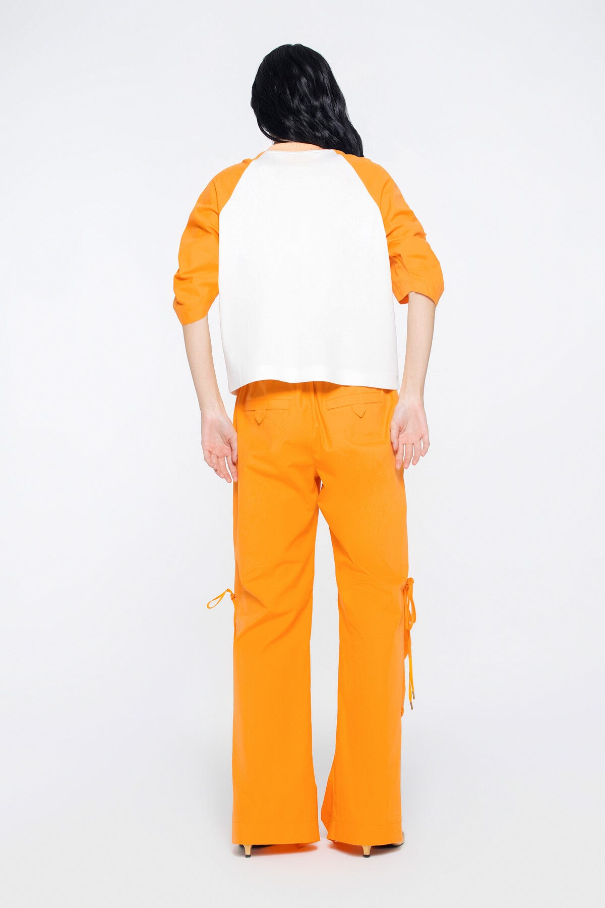 Kol Detaylı Özel Yazı Baskılı İşlemeli T-shirt